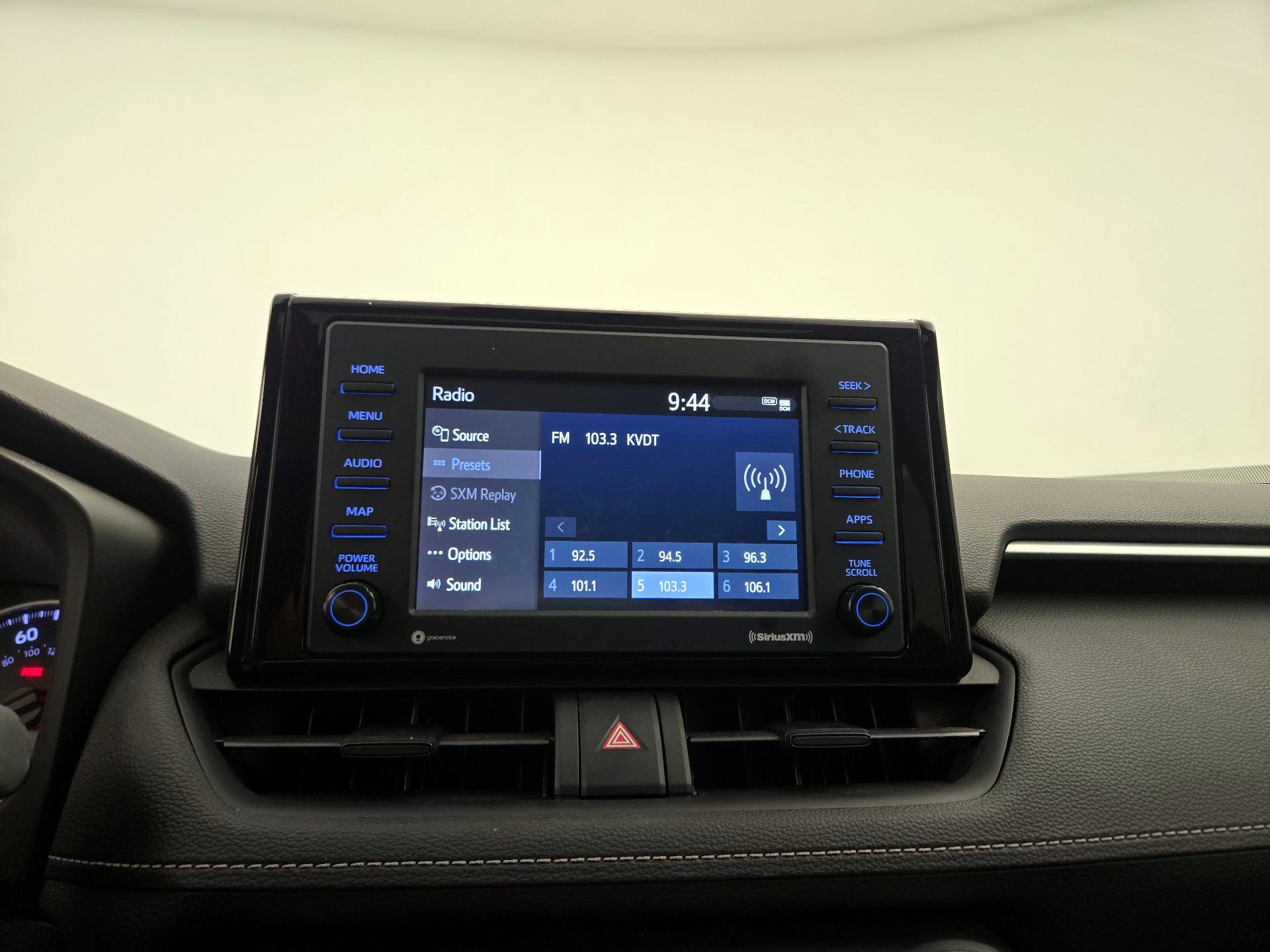 Thumbnail: 2020 Toyota RAV4 - 15