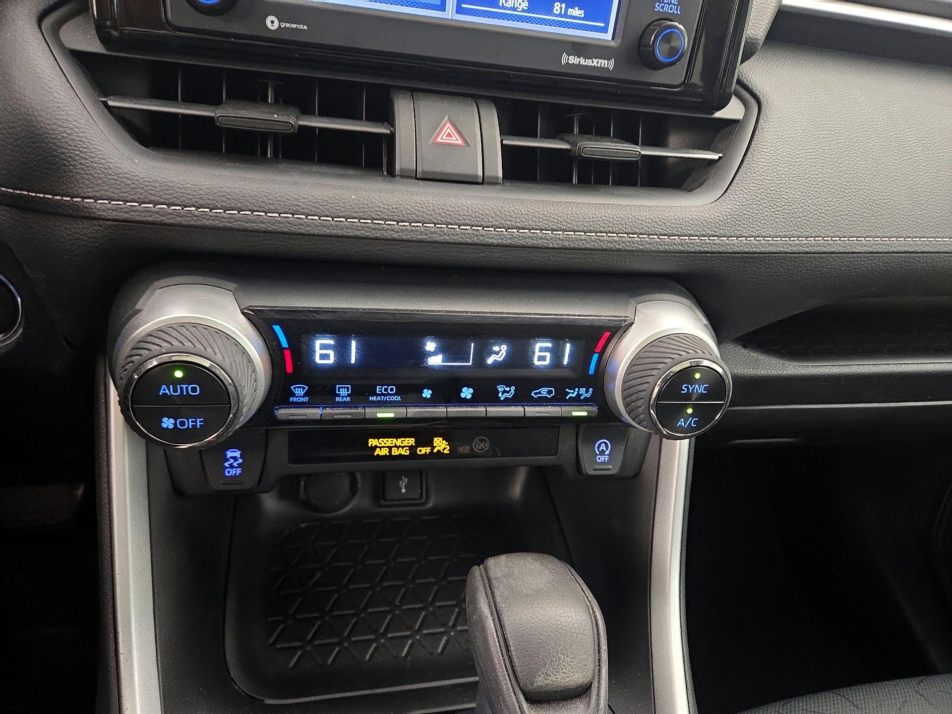 Thumbnail: 2020 Toyota RAV4 - 16