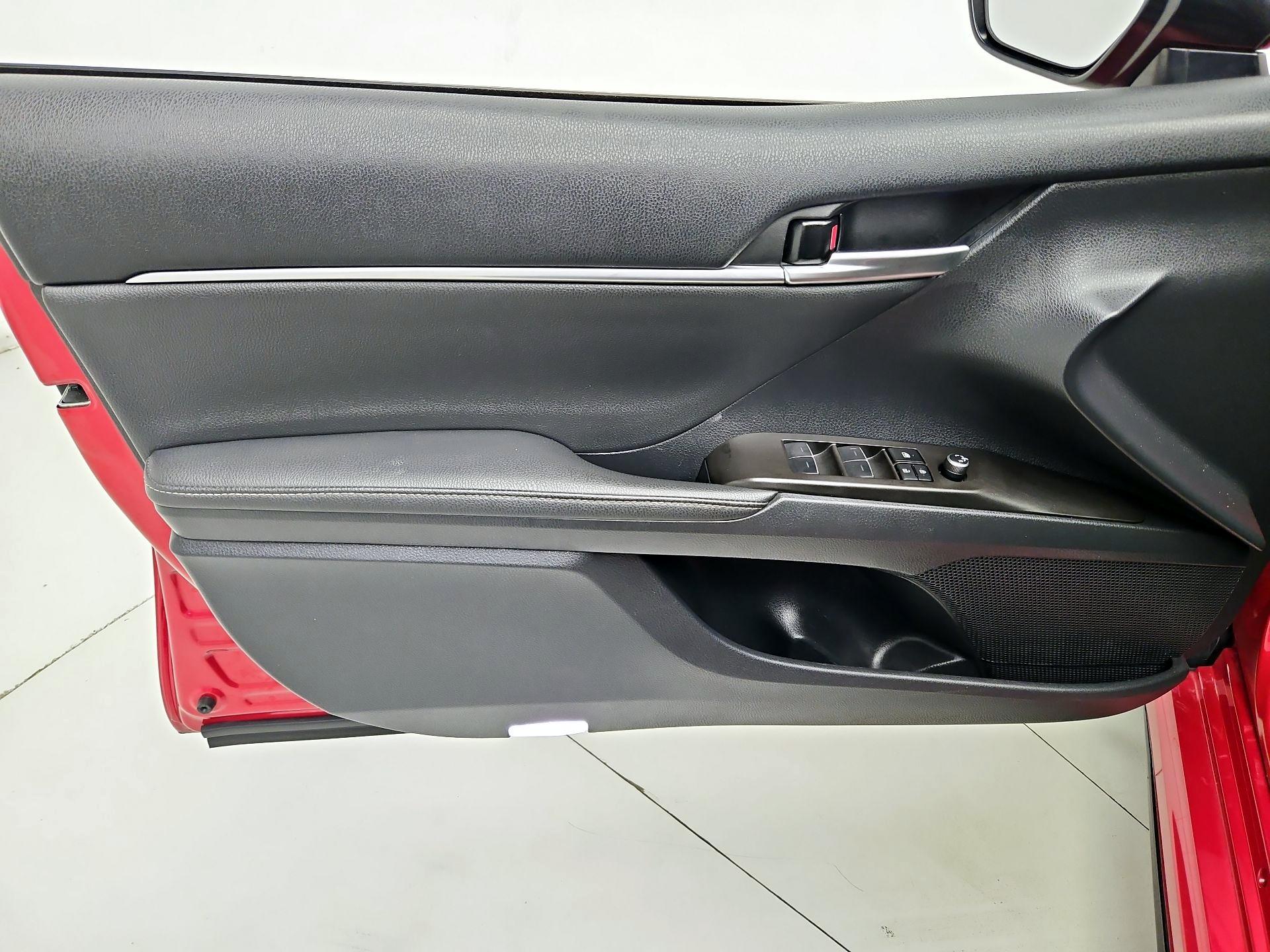 Thumbnail: 2024 Toyota Camry - 10