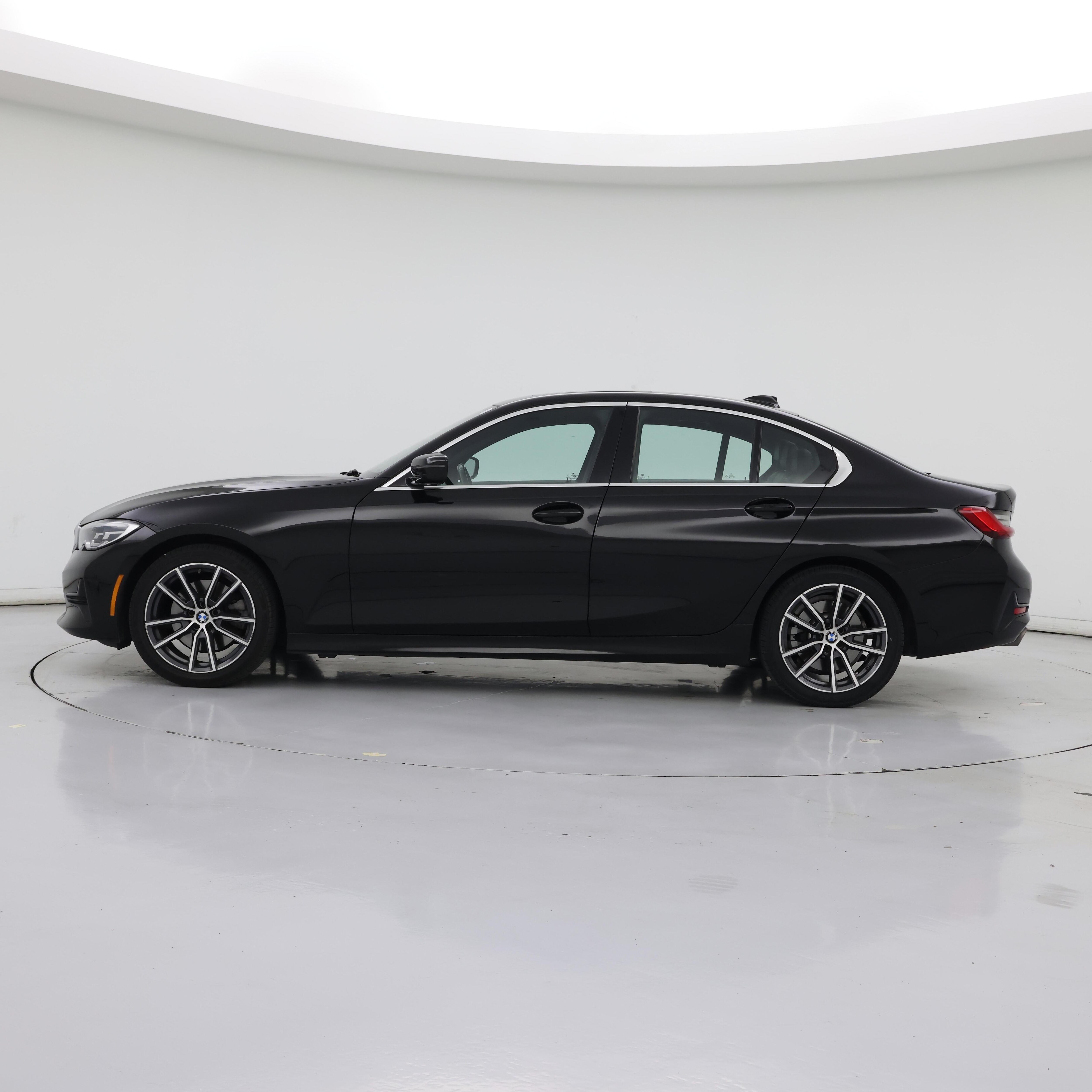 Thumbnail: 2021 BMW 3 Series - 3