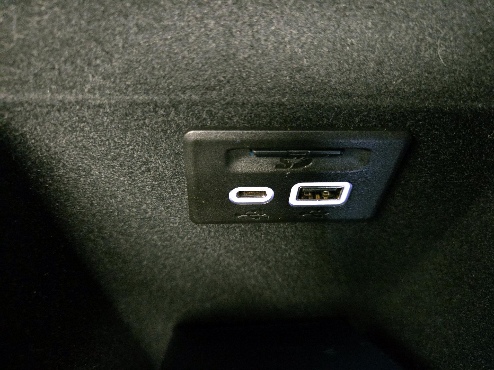 Thumbnail: 2020 Cadillac XT6 - 19