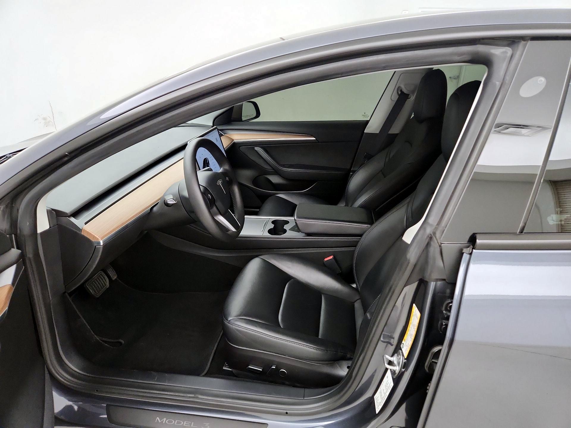 Thumbnail: 2022 Tesla Model 3 - 11