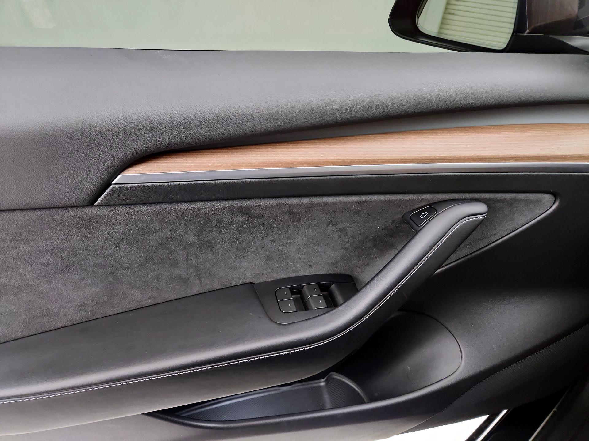 Thumbnail: 2022 Tesla Model 3 - 12