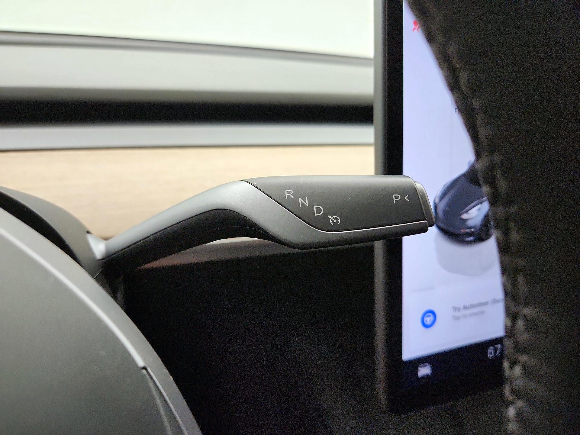 Thumbnail: 2022 Tesla Model 3 - 17