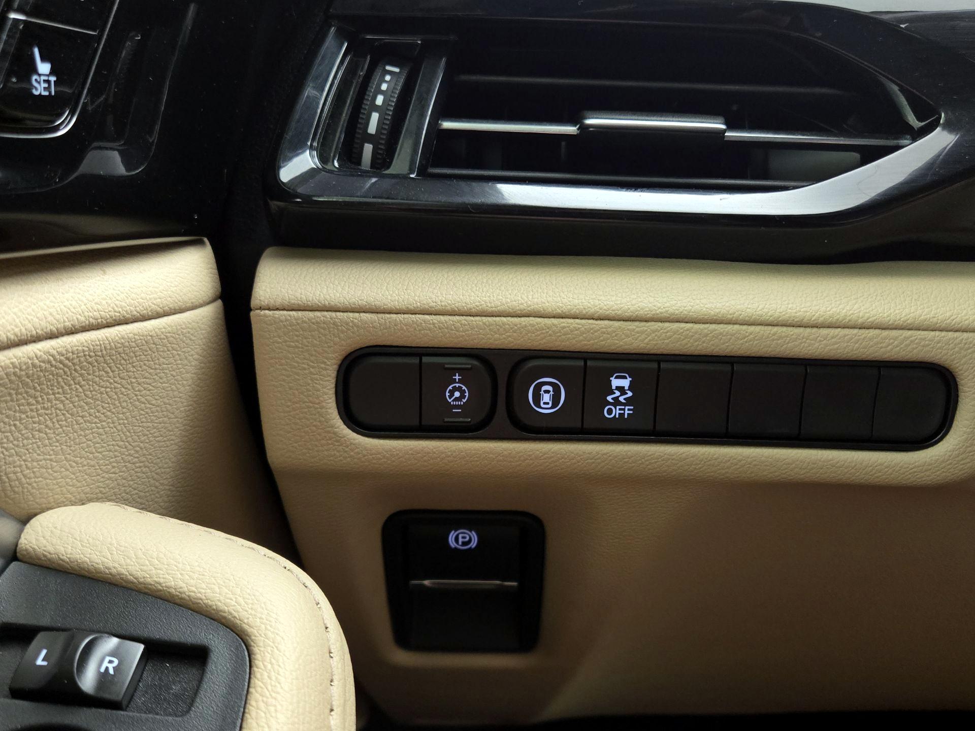 Thumbnail: 2023 Acura MDX - 13