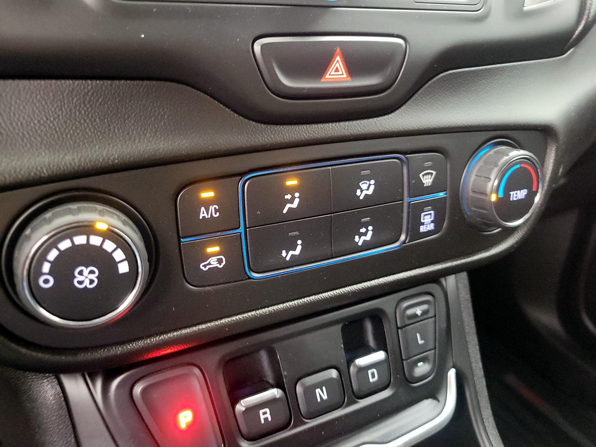 Thumbnail: 2020 GMC Terrain - 16