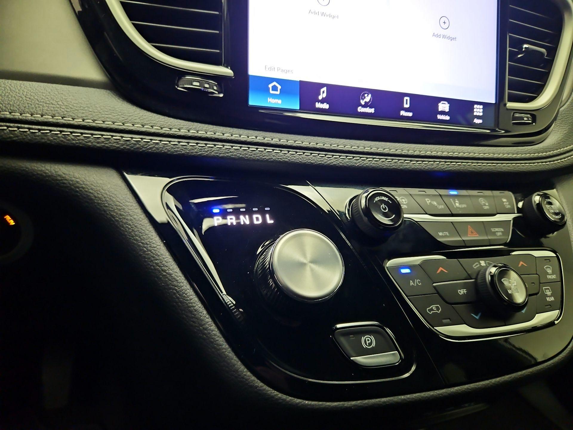 Thumbnail: 2025 Chrysler Pacifica - 16