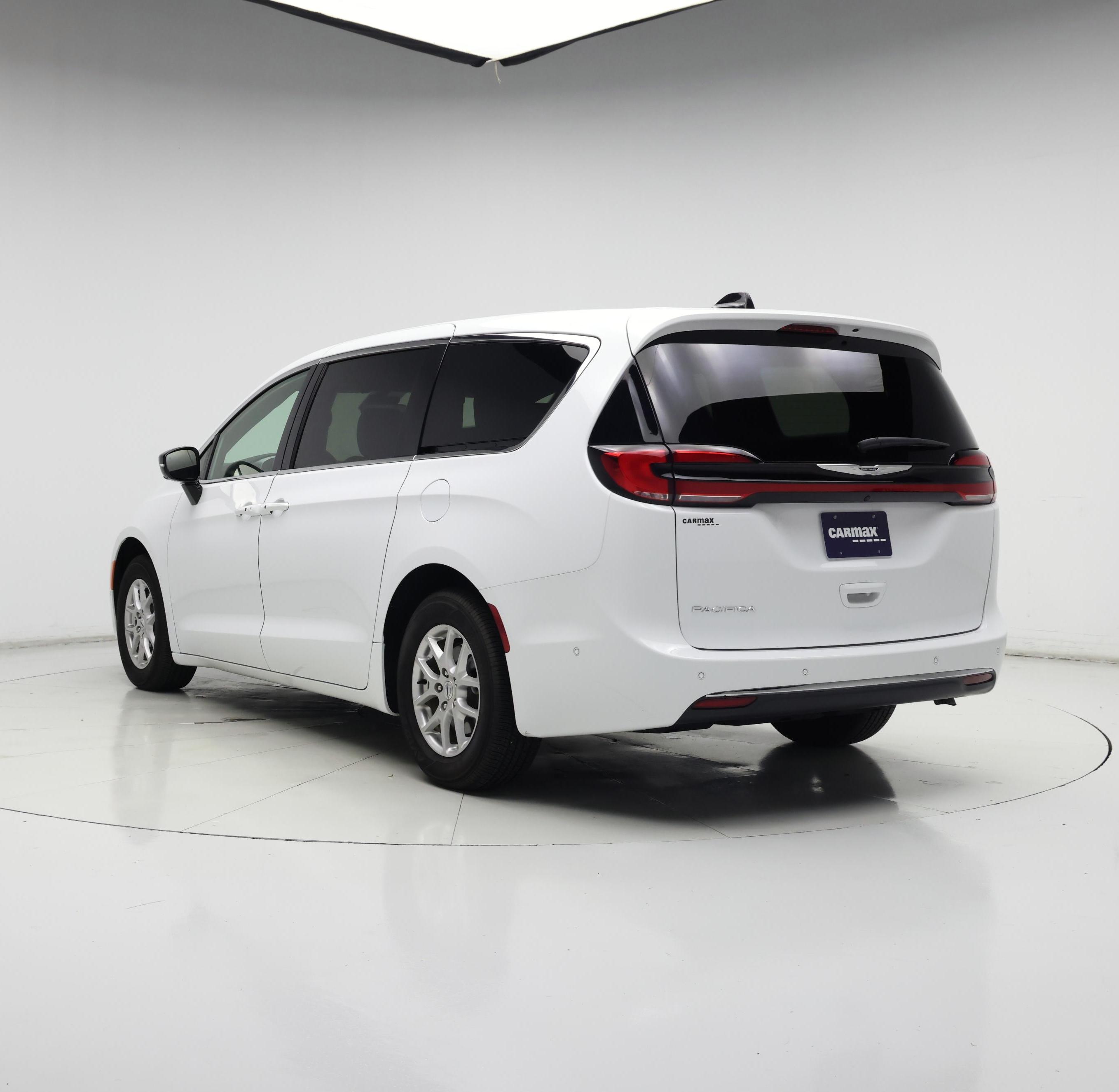 Thumbnail: 2025 Chrysler Pacifica - 2