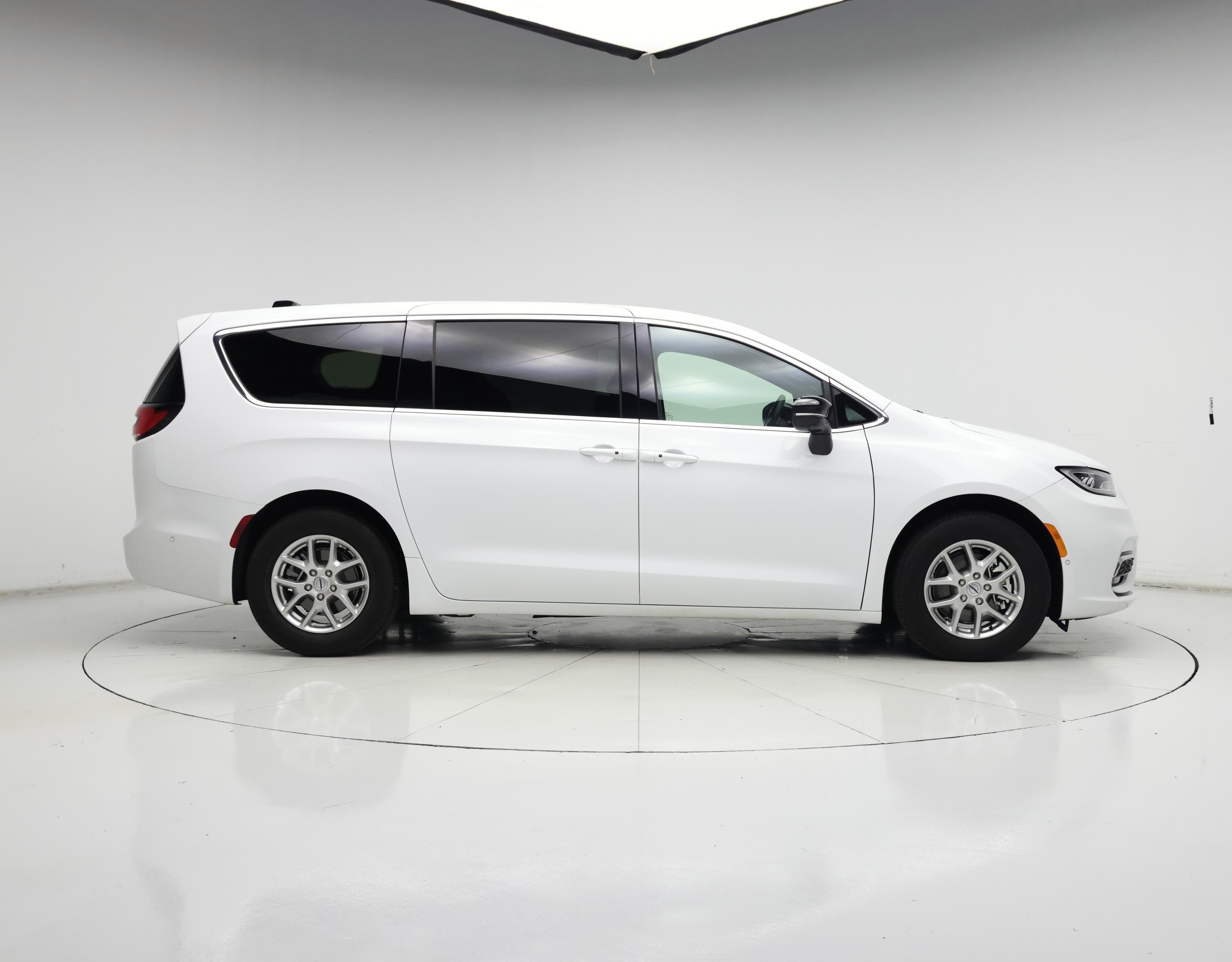 Thumbnail: 2025 Chrysler Pacifica - 7