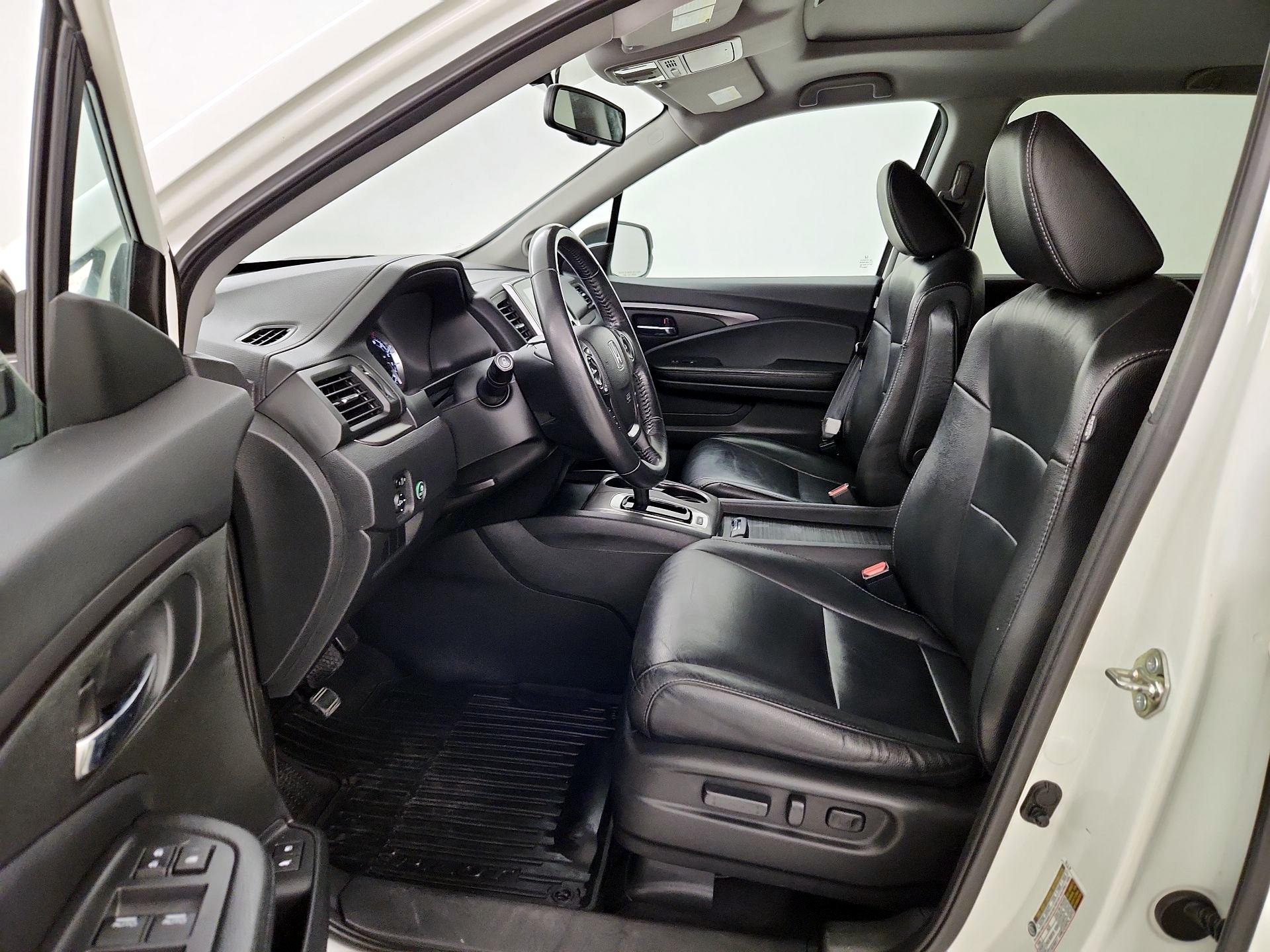 Thumbnail: 2017 Honda Pilot - 11