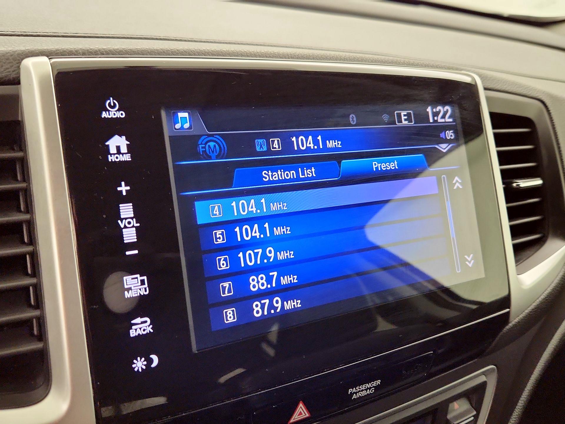 Thumbnail: 2017 Honda Pilot - 15