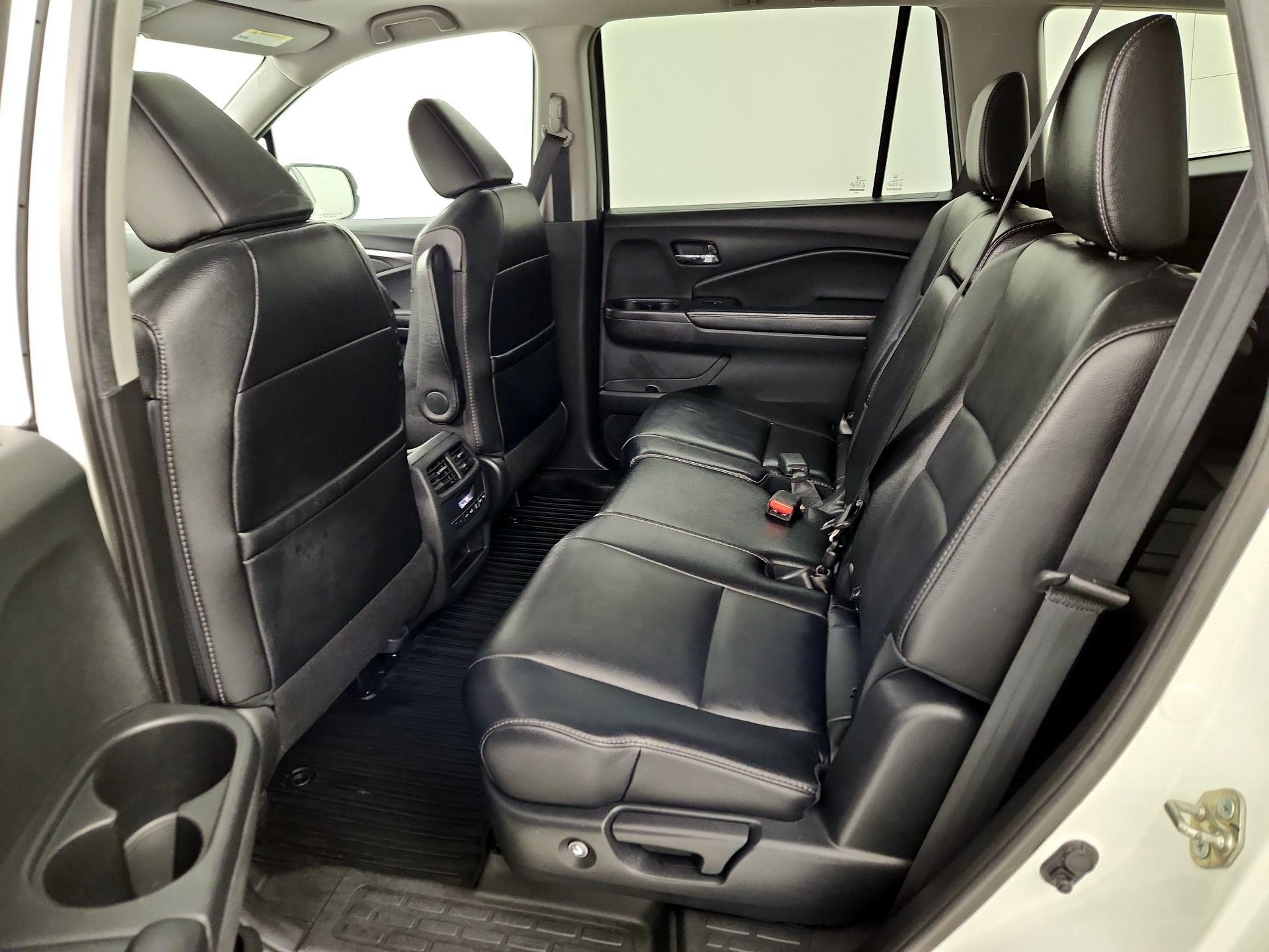 Thumbnail: 2017 Honda Pilot - 20