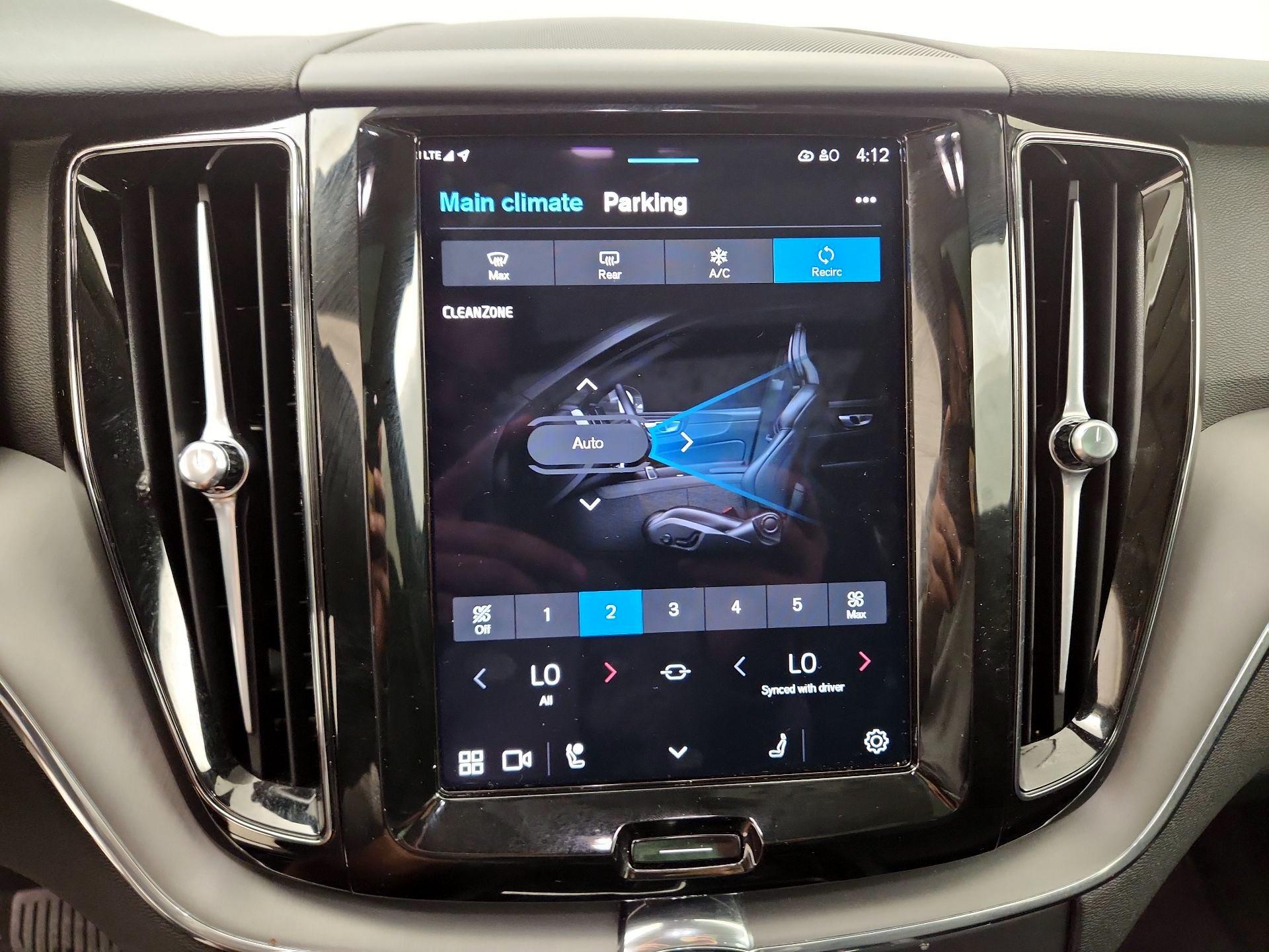 Thumbnail: 2025 Volvo XC60 - 14