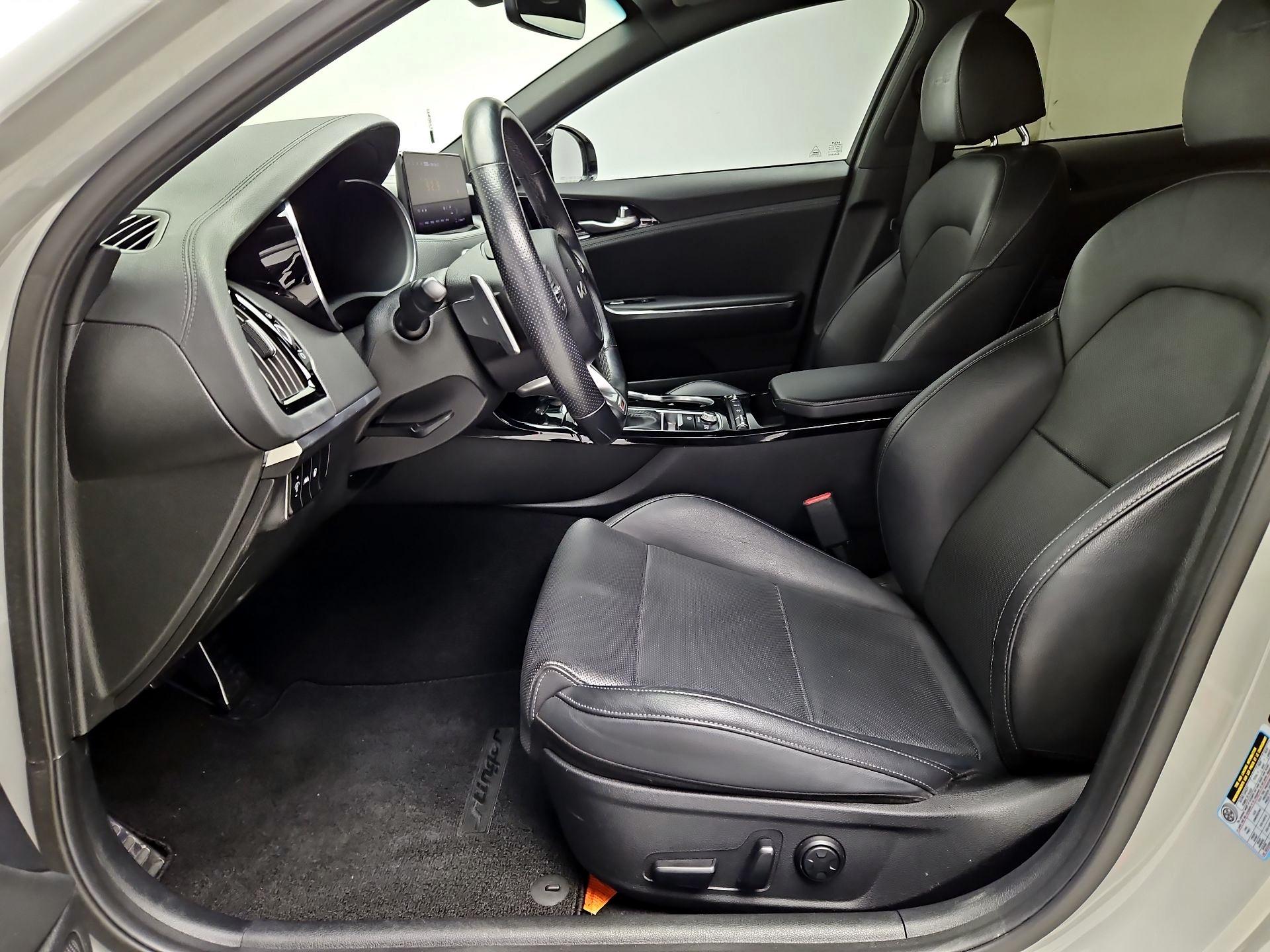 Thumbnail: 2022 Kia Stinger - 11