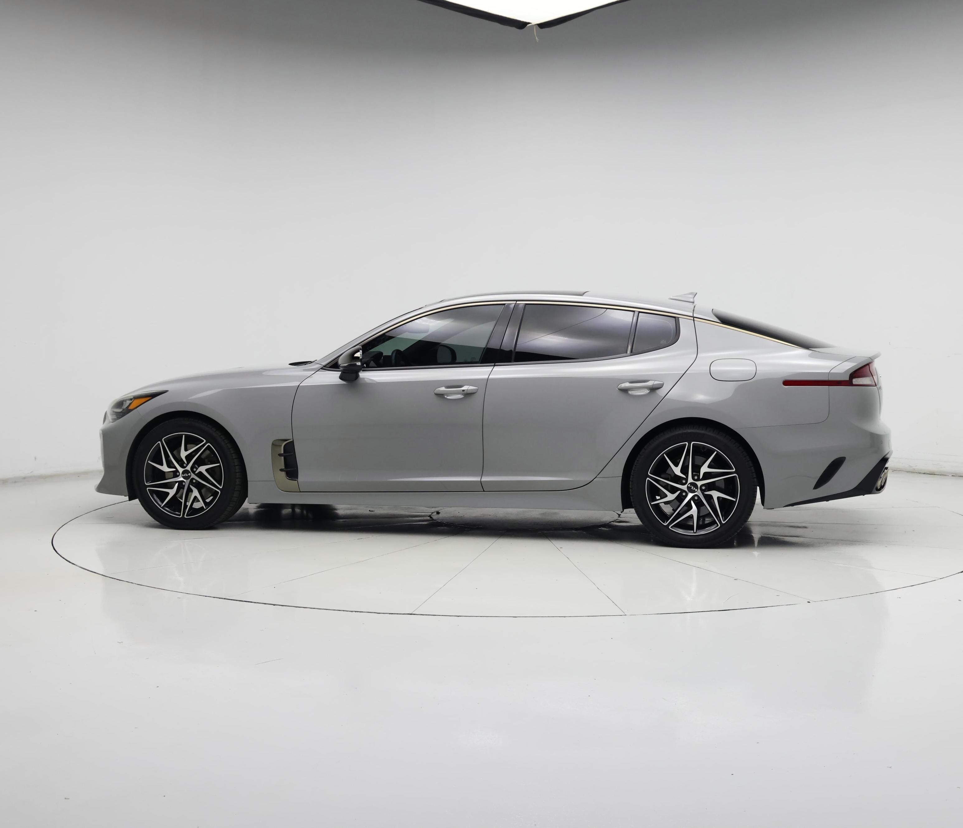 Thumbnail: 2022 Kia Stinger - 5