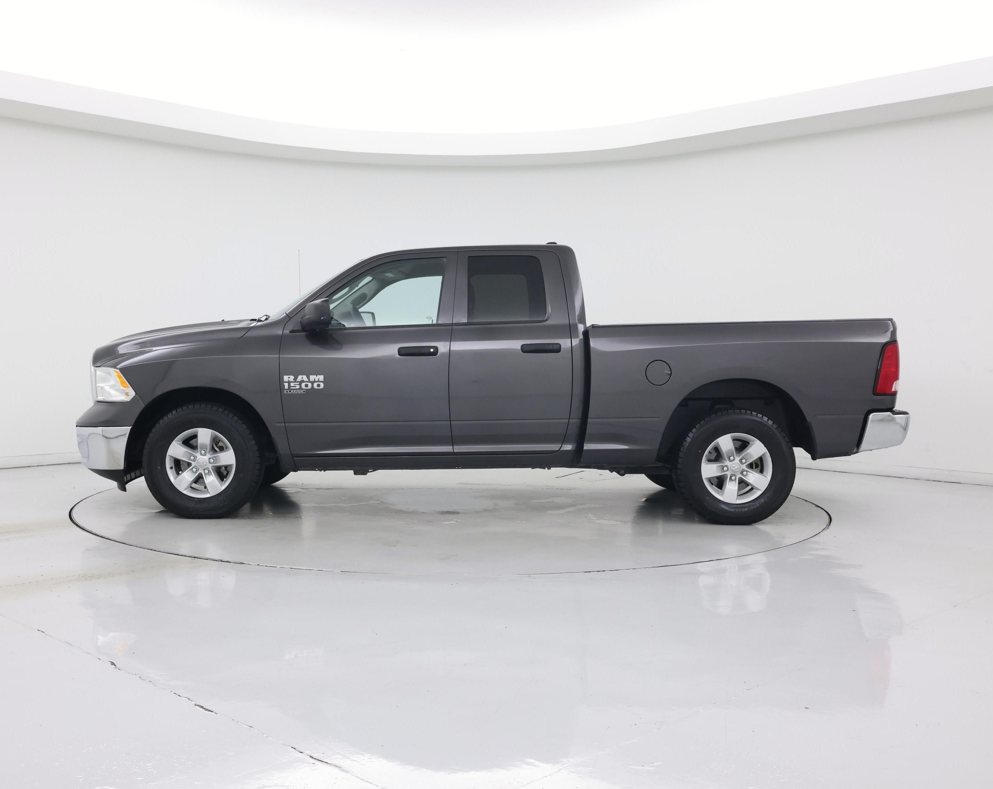 Thumbnail: 2024 RAM 1500 Classic - 3