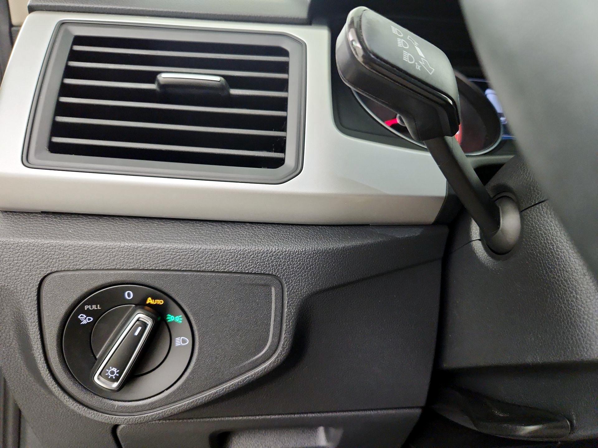 Thumbnail: 2021 Volkswagen Atlas - 13