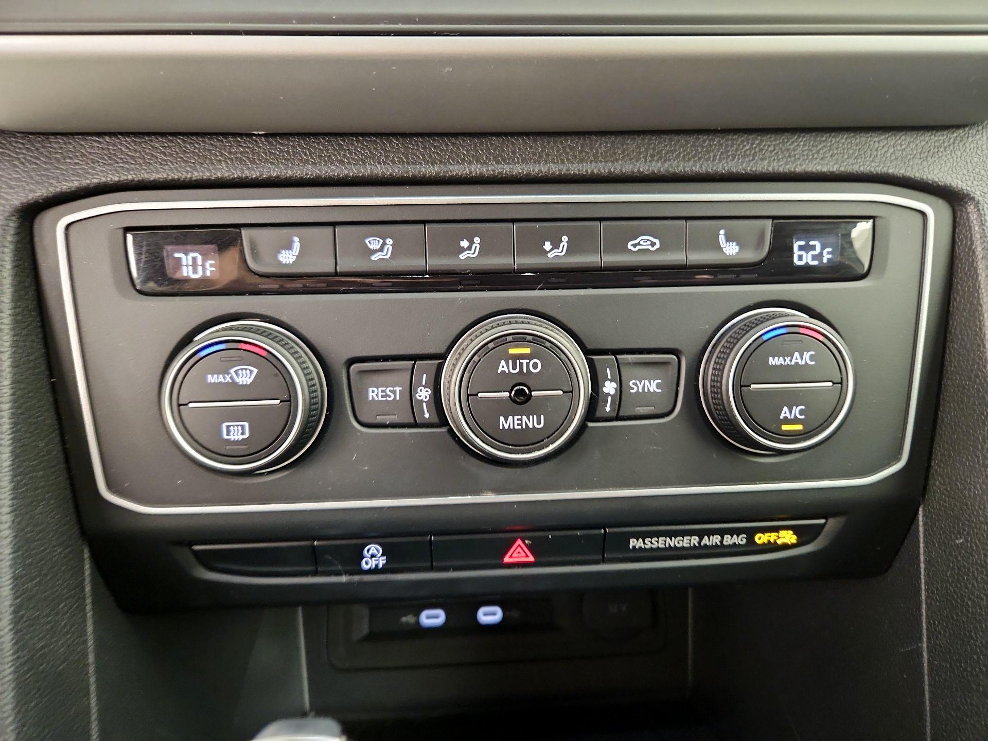 Thumbnail: 2021 Volkswagen Atlas - 16