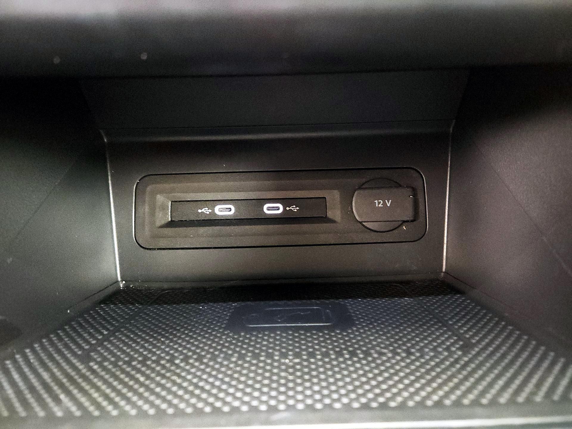 Thumbnail: 2021 Volkswagen Atlas - 18