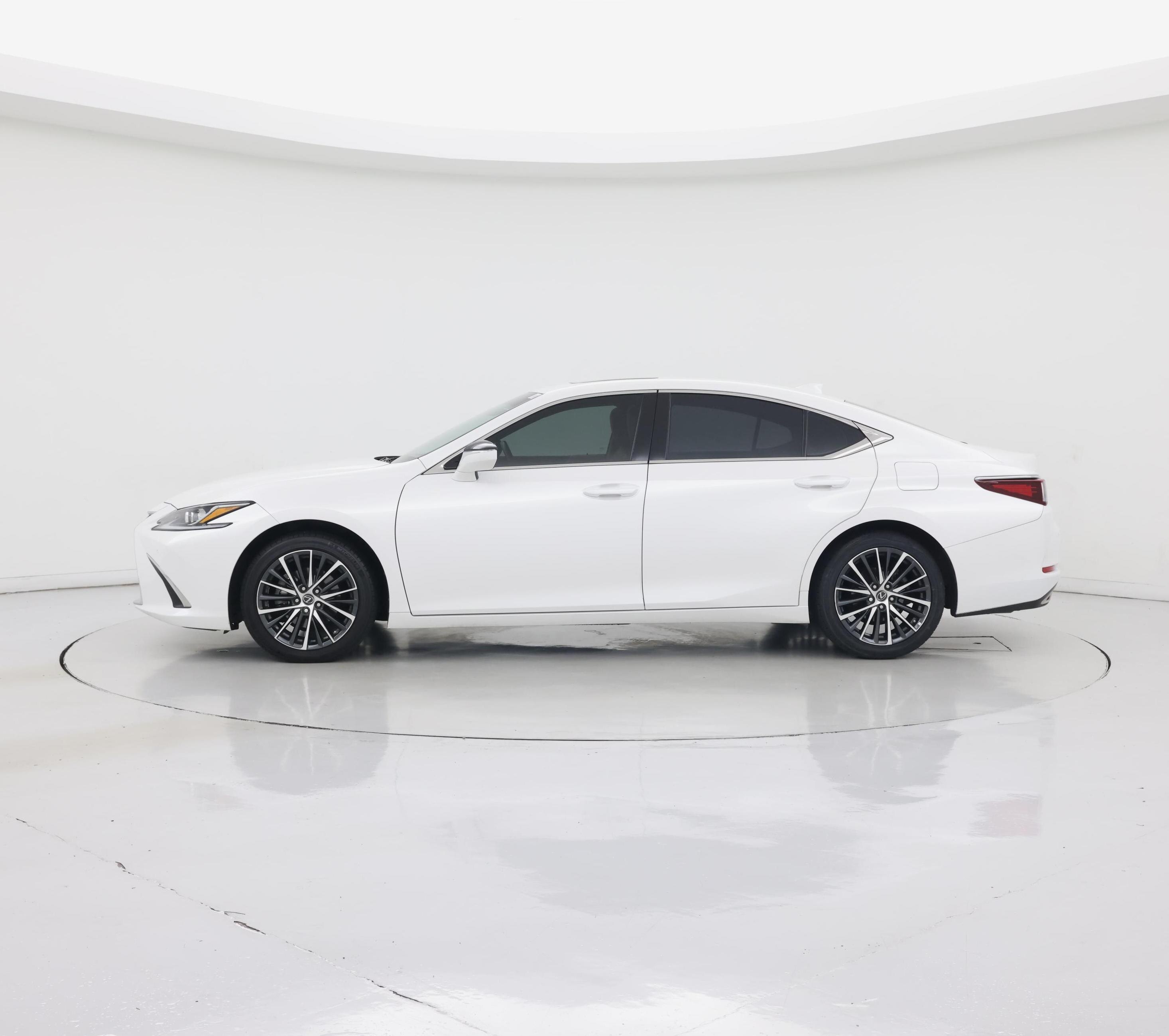 Thumbnail: 2025 Lexus ES - 3