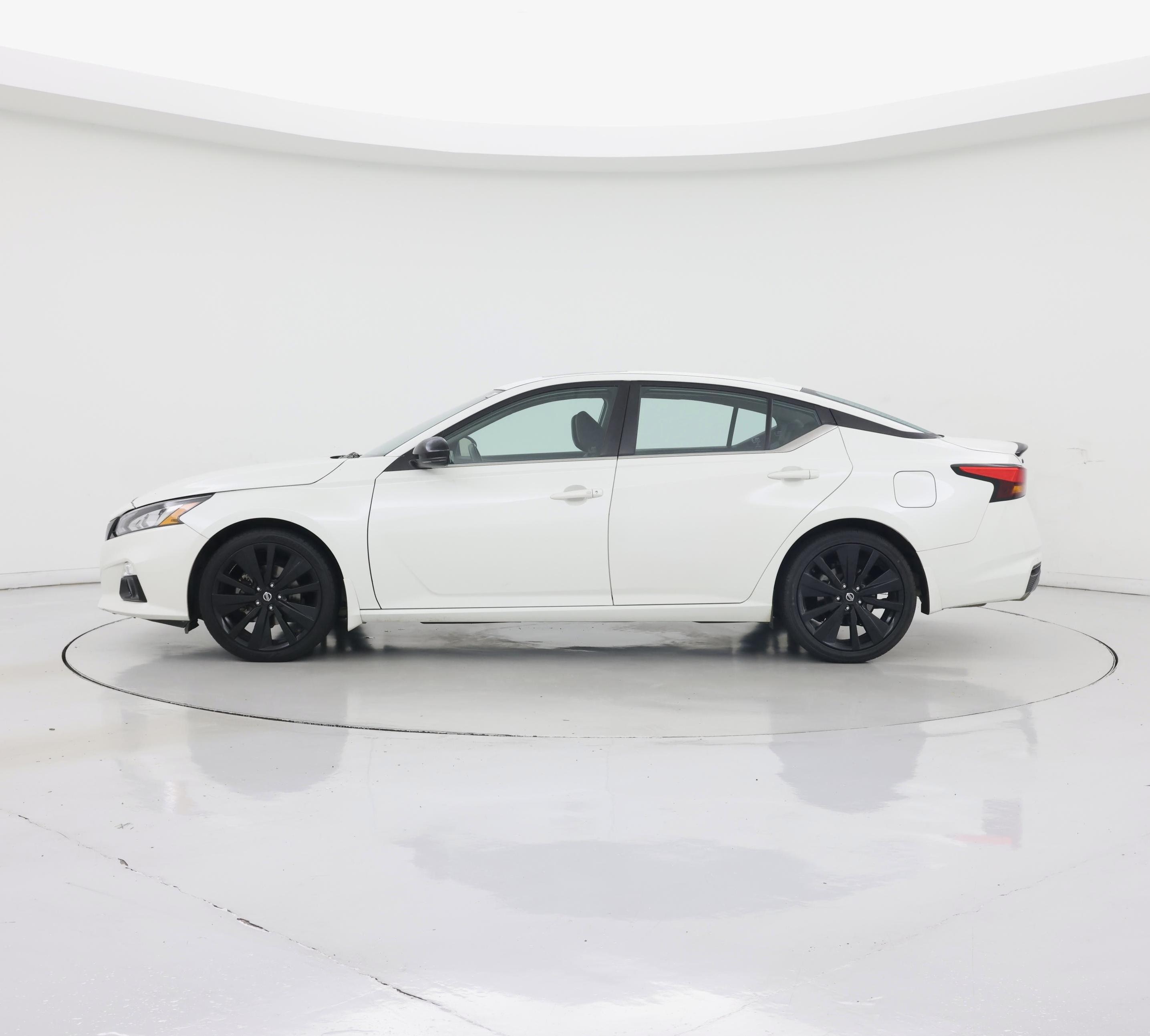 Thumbnail: 2022 Nissan Altima - 3