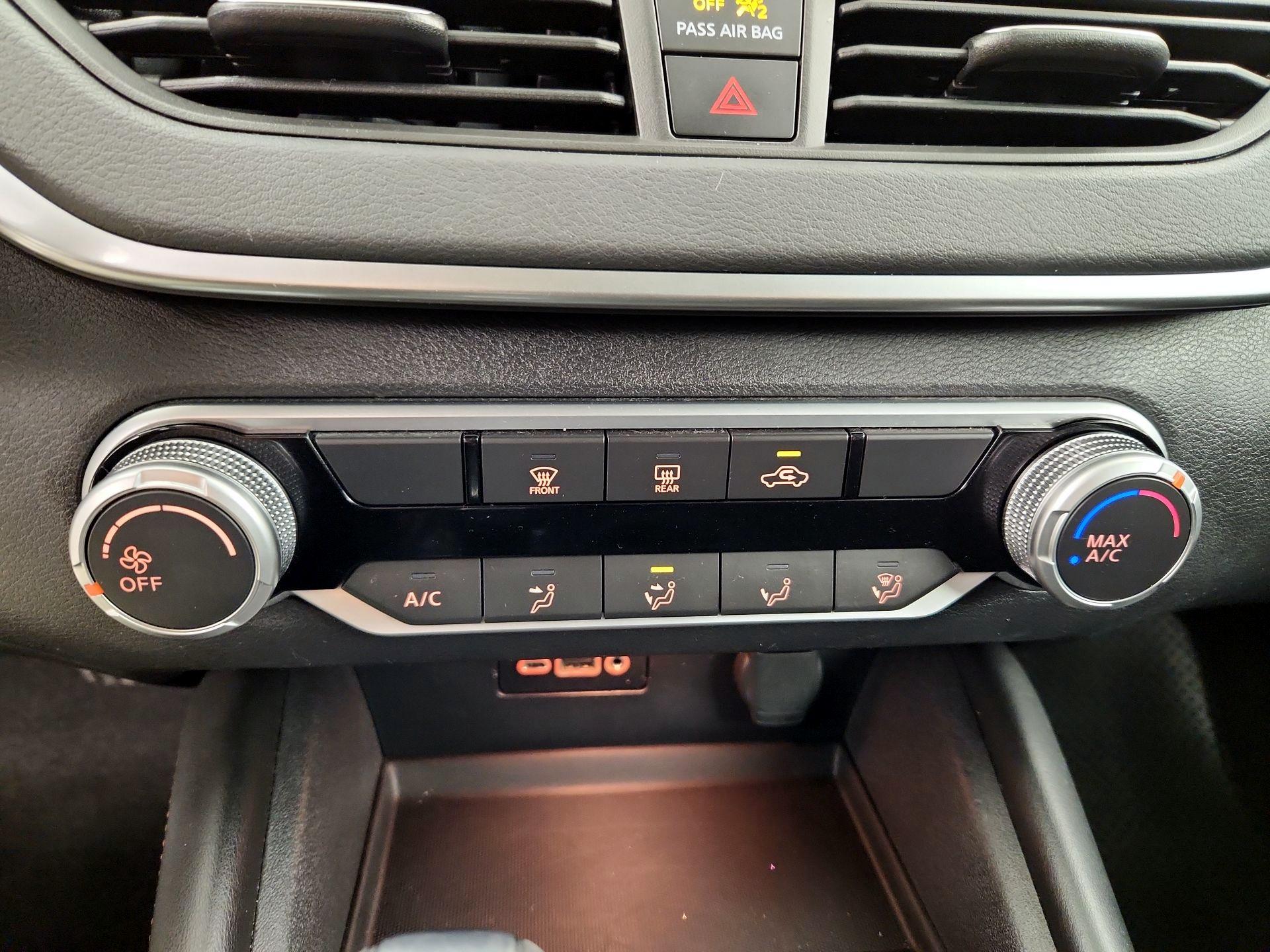 Thumbnail: 2021 Nissan Altima - 16