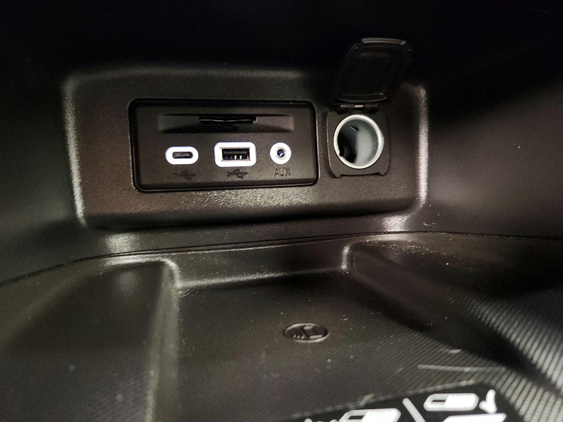 Thumbnail: 2021 Chevrolet Equinox - 18