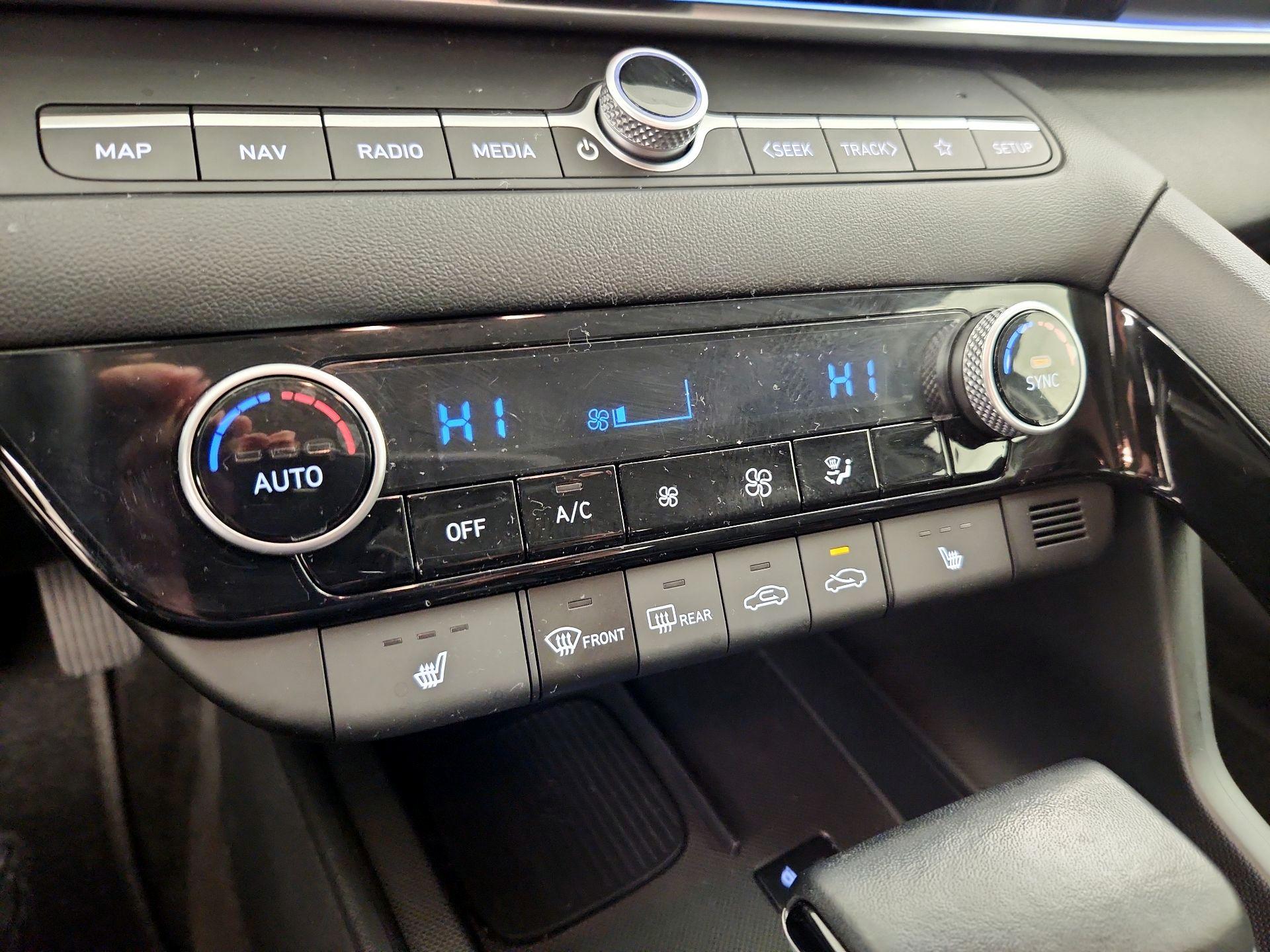 Thumbnail: 2024 Hyundai Elantra - 17