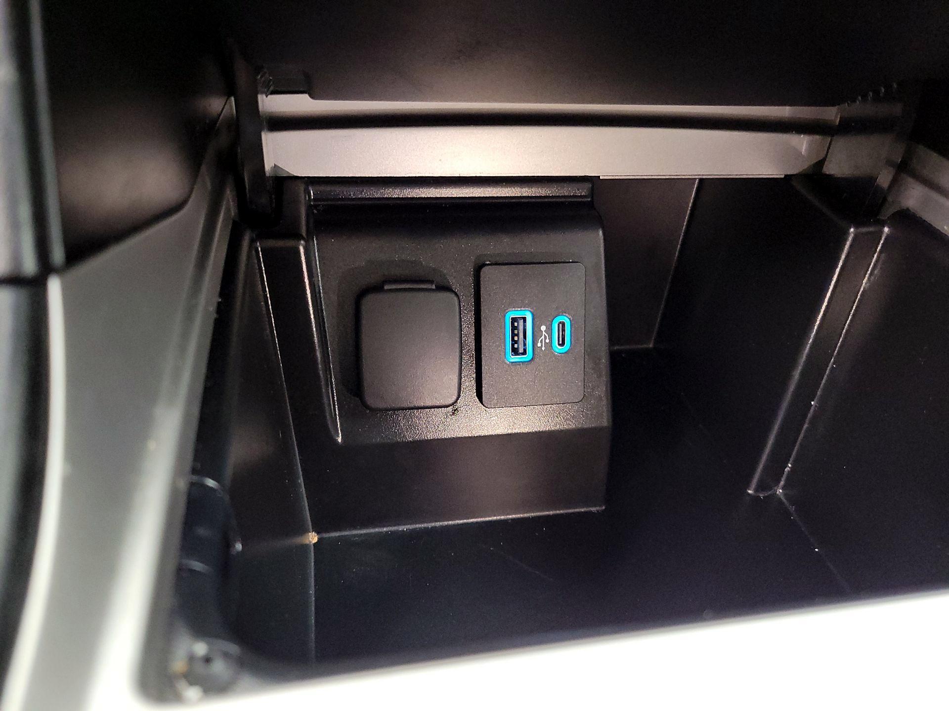 Thumbnail: 2024 Ford Explorer - 18