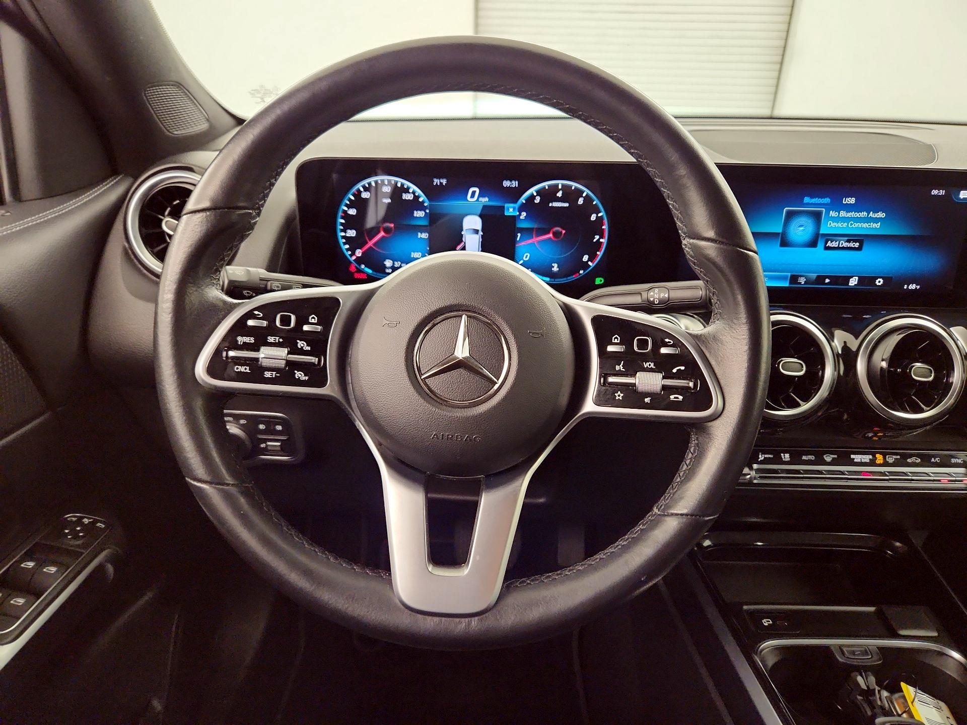 Thumbnail: 2022 Mercedes-Benz GLB - 10