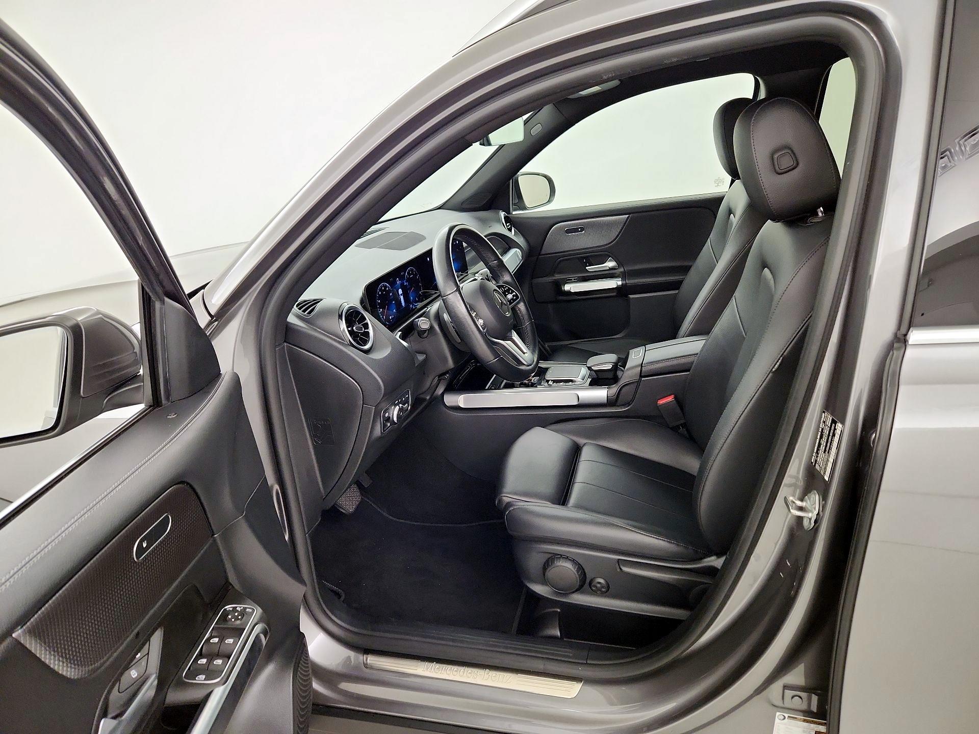 Thumbnail: 2022 Mercedes-Benz GLB - 11