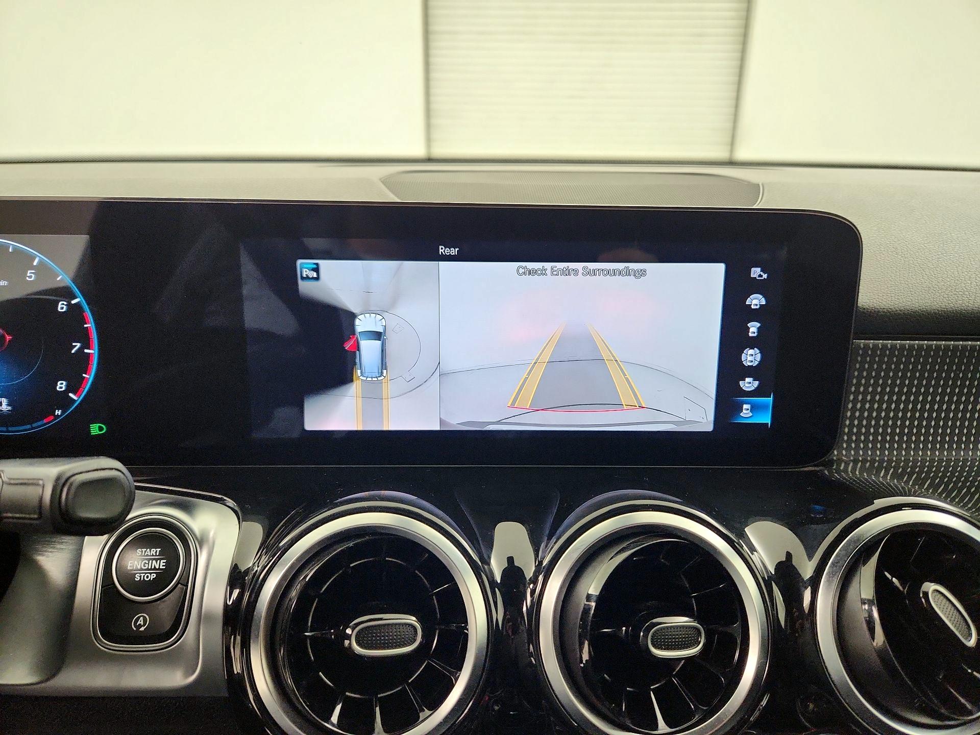 Thumbnail: 2022 Mercedes-Benz GLB - 14