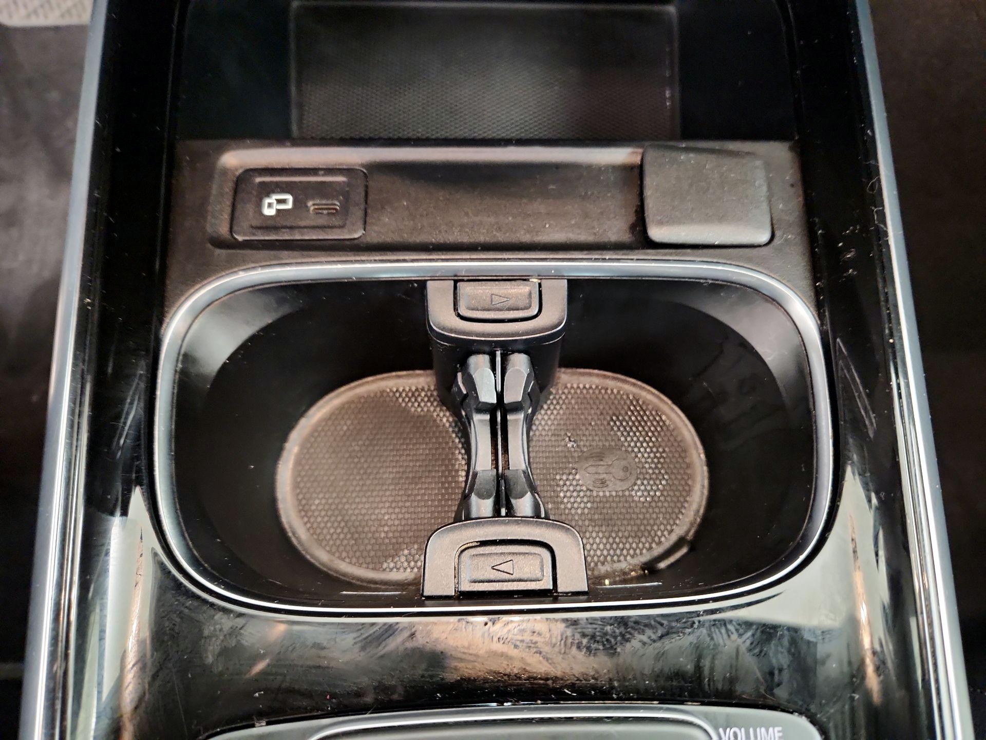 Thumbnail: 2022 Mercedes-Benz GLB - 18