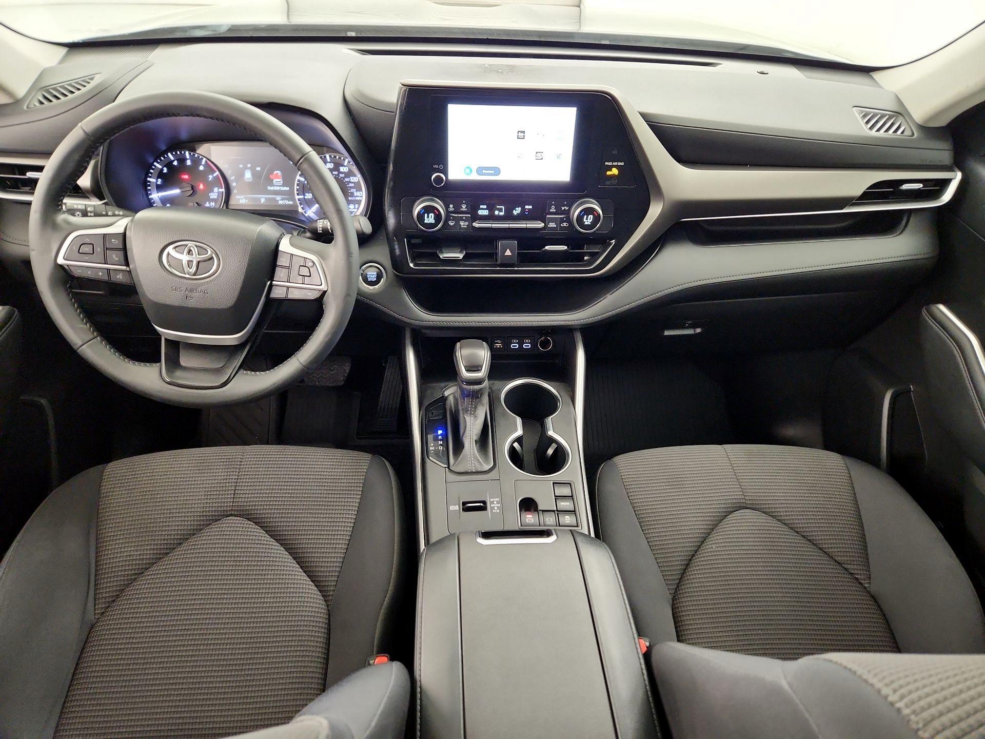 Thumbnail: 2023 Toyota Highlander - 9