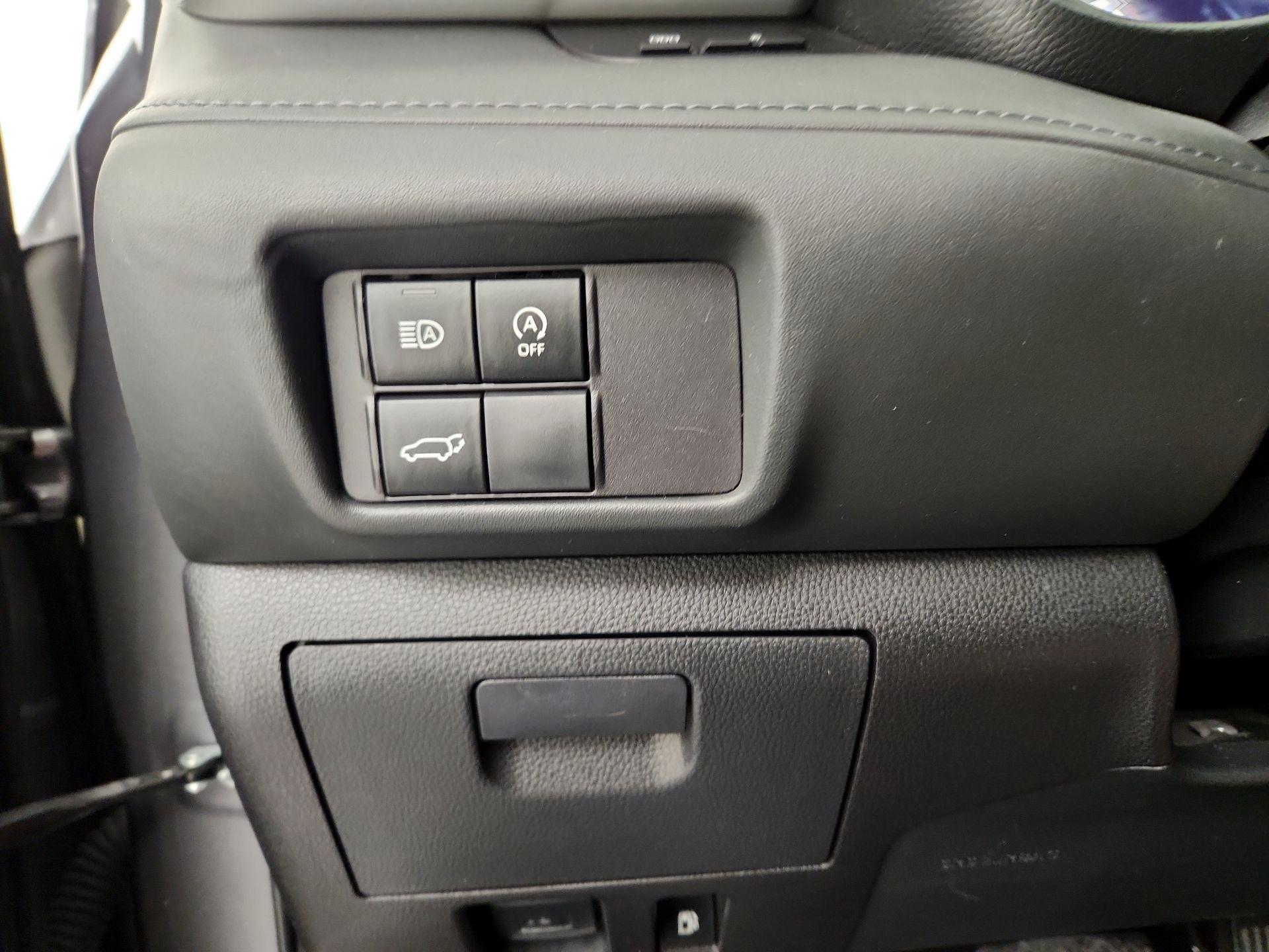 Thumbnail: 2023 Toyota Highlander - 13