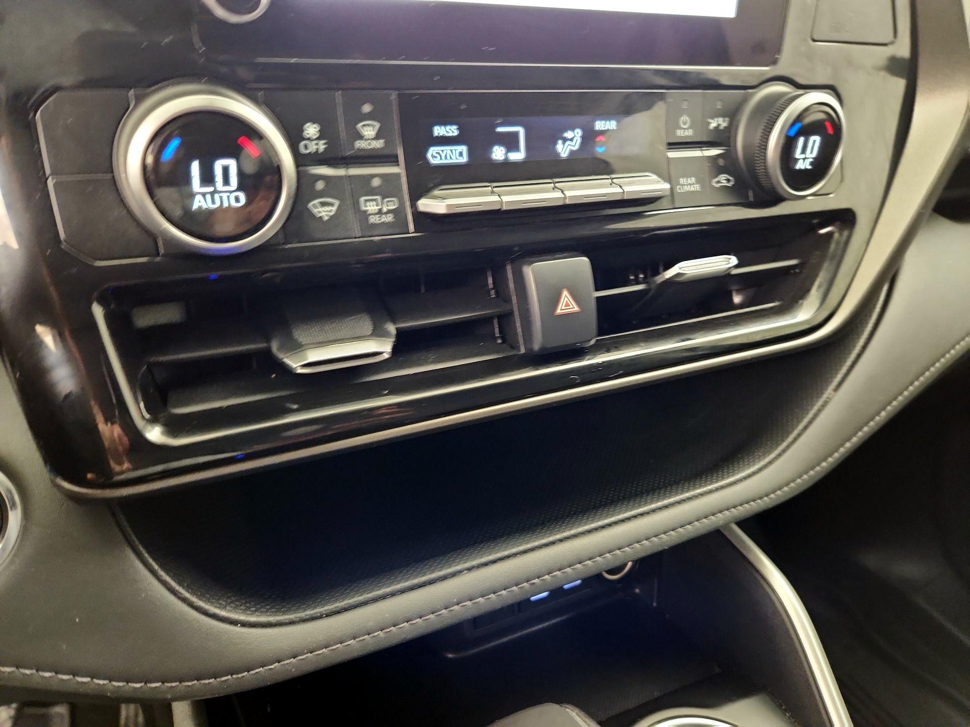 Thumbnail: 2023 Toyota Highlander - 16