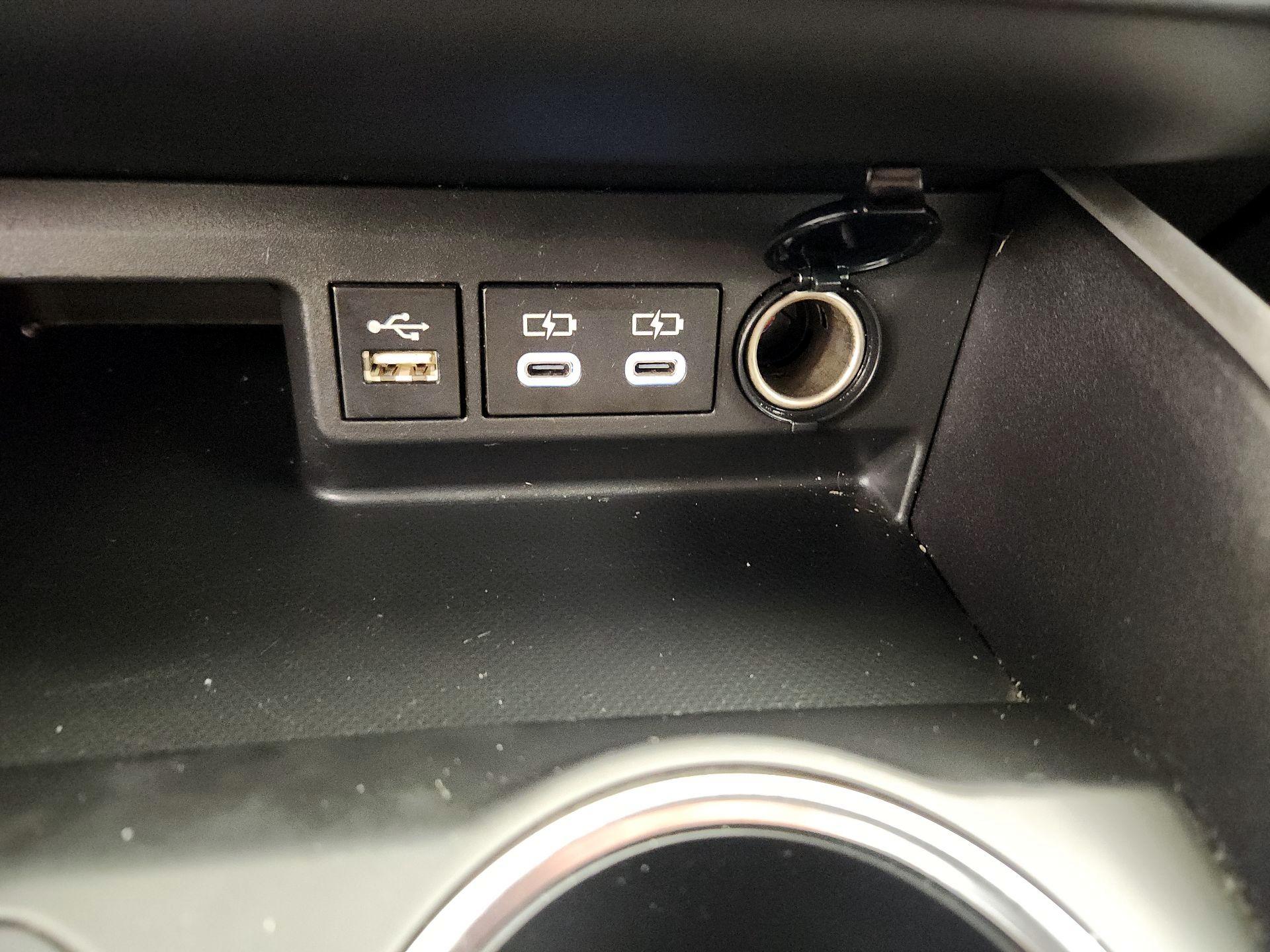 Thumbnail: 2023 Toyota Highlander - 18