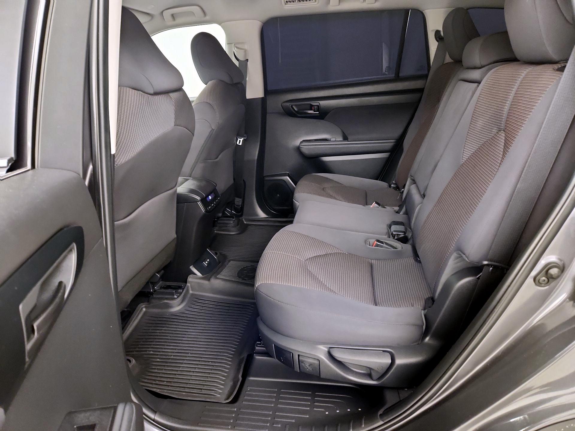 Thumbnail: 2023 Toyota Highlander - 19