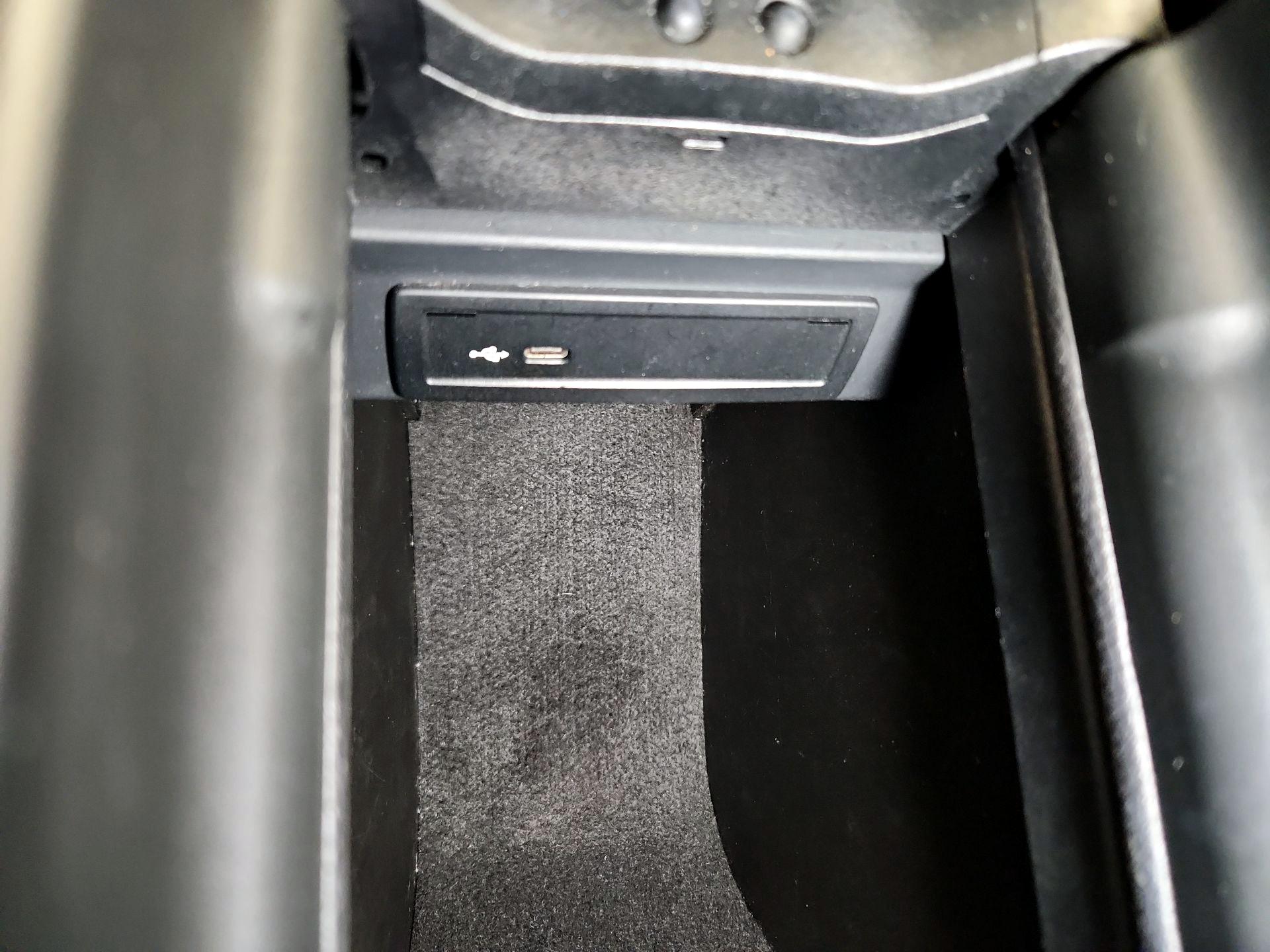 Thumbnail: 2022 Mercedes-Benz GLB - 18