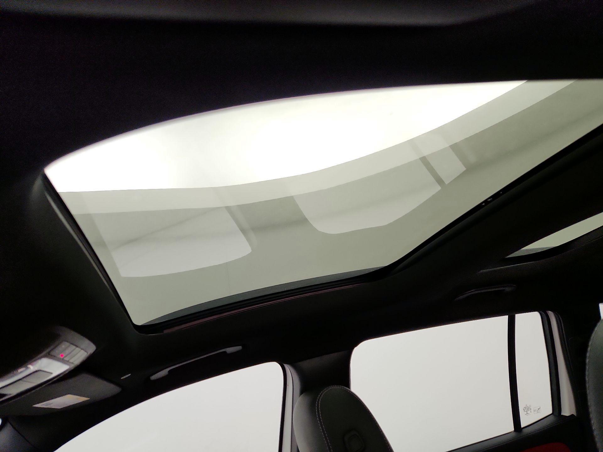 Thumbnail: 2022 Mercedes-Benz GLB - 19