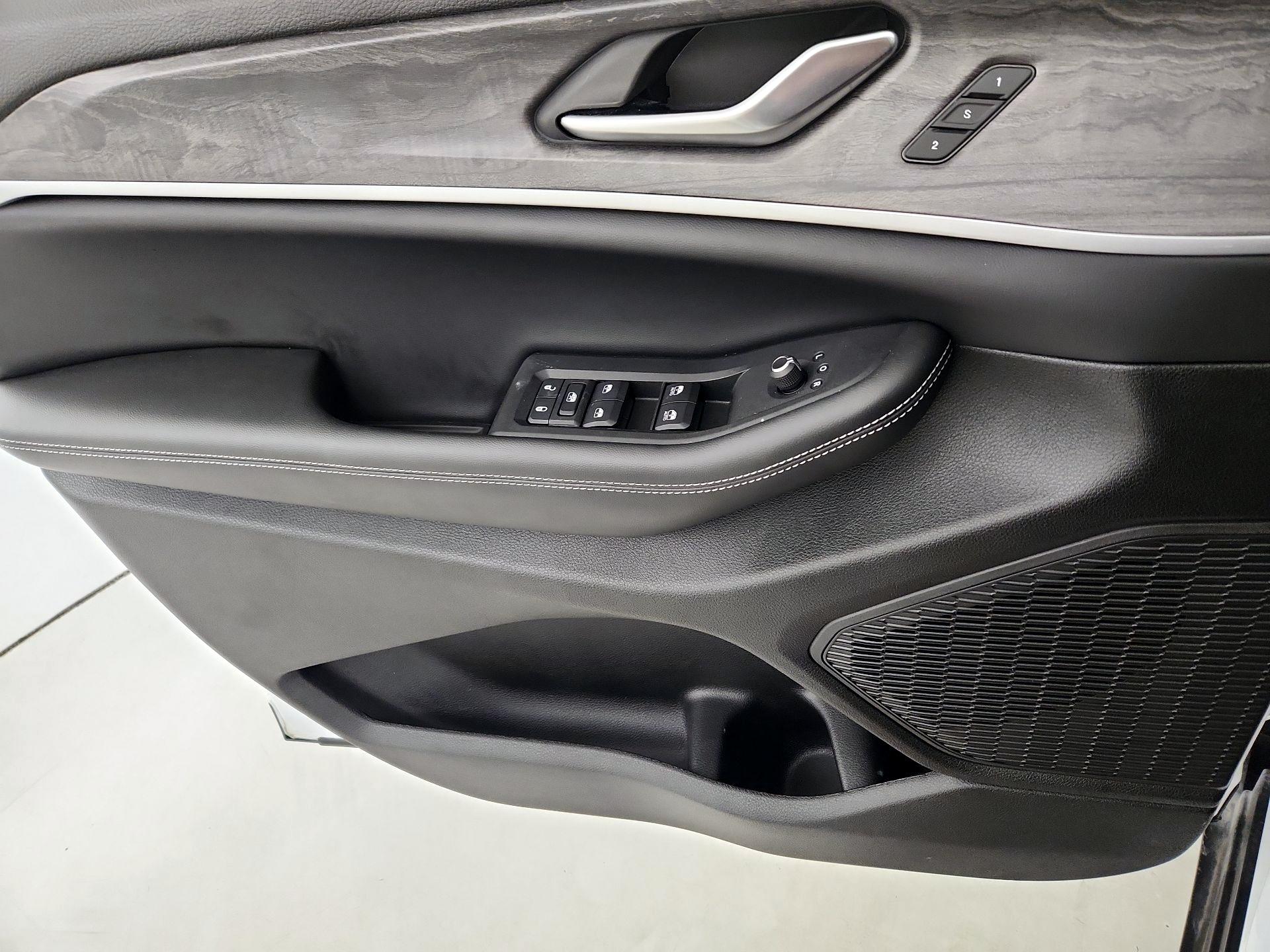 Thumbnail: 2023 Jeep Grand Cherokee - 12