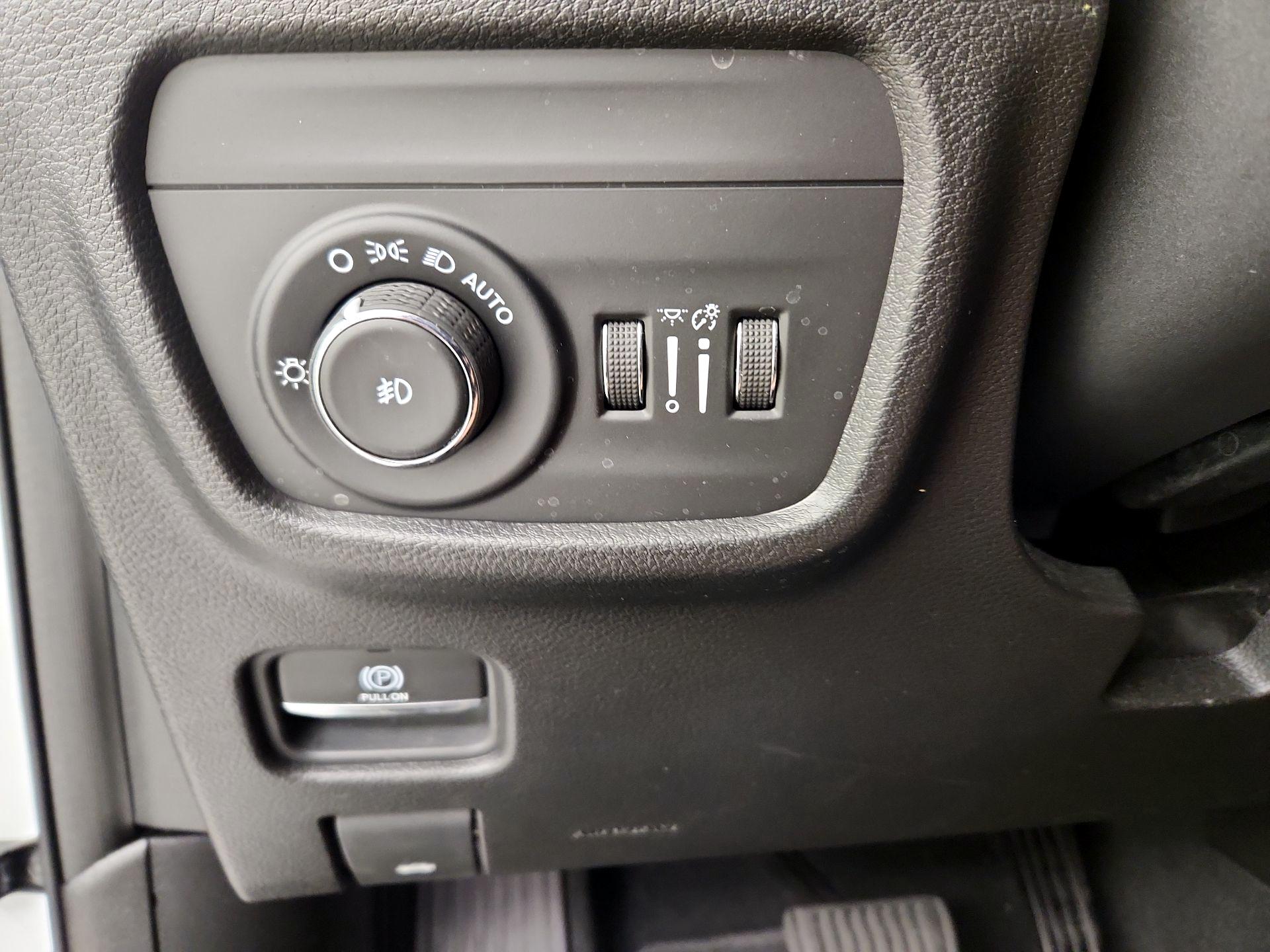 Thumbnail: 2023 Jeep Grand Cherokee - 13