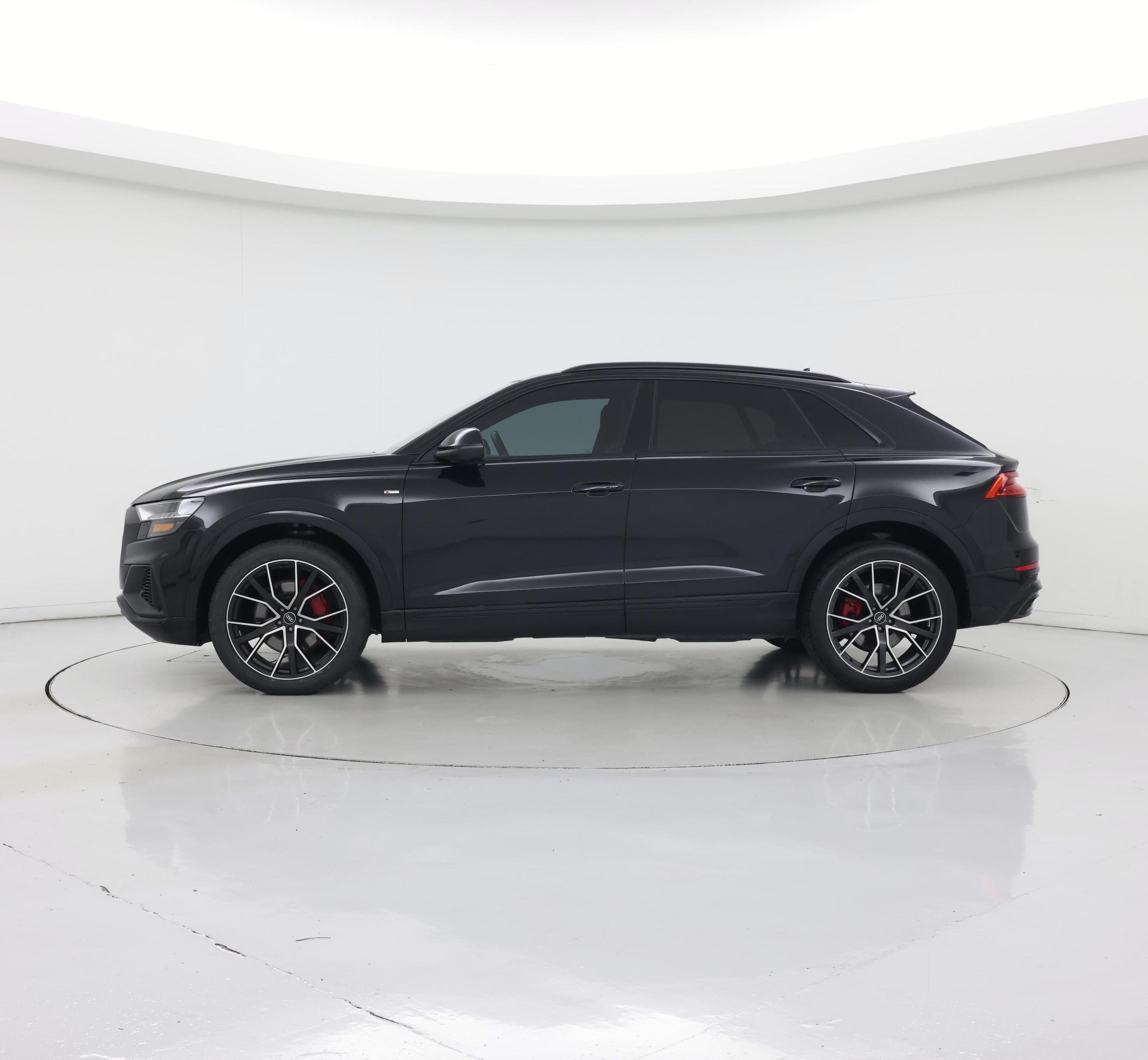 Thumbnail: 2021 Audi Q8 - 3