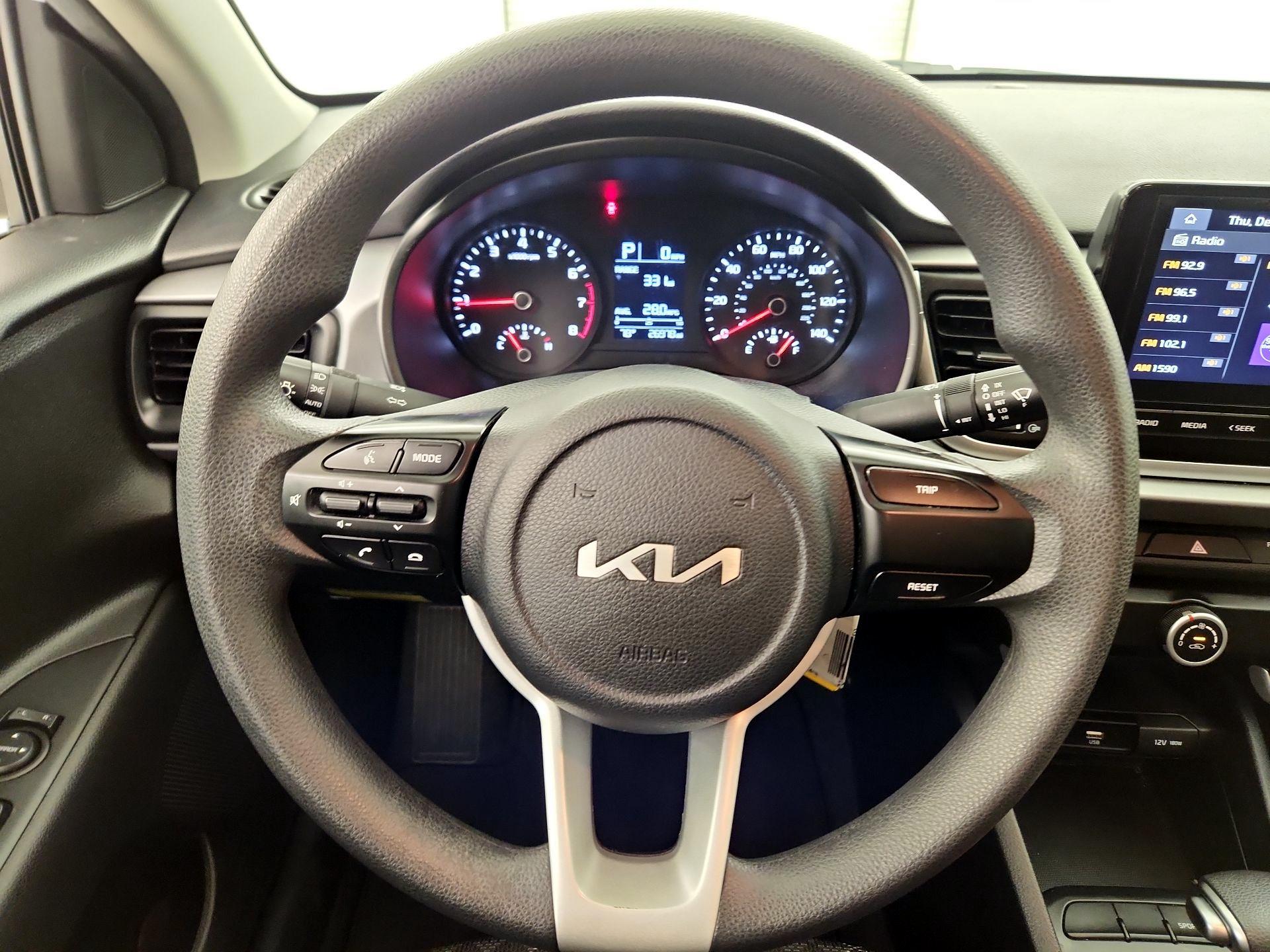 Thumbnail: 2022 Kia Rio - 10