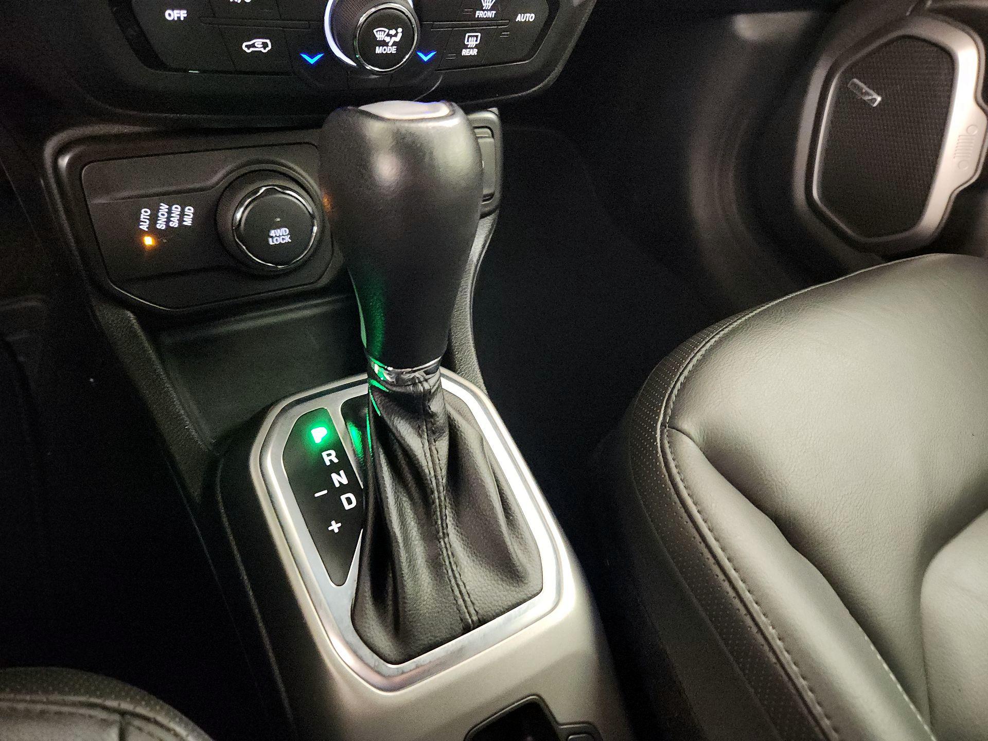 Thumbnail: 2020 Jeep Renegade - 18