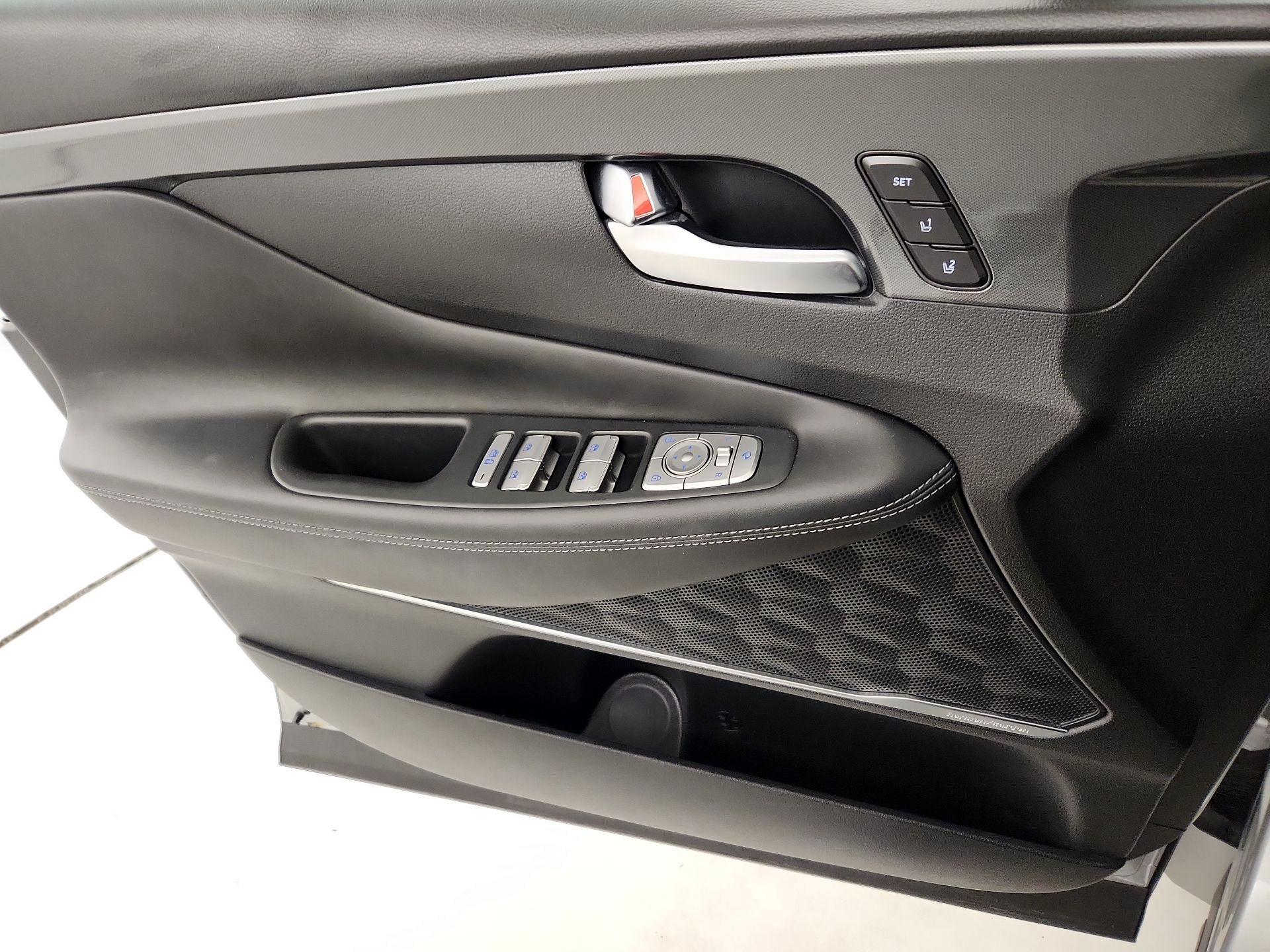 Thumbnail: 2023 Hyundai Santa Fe - 12