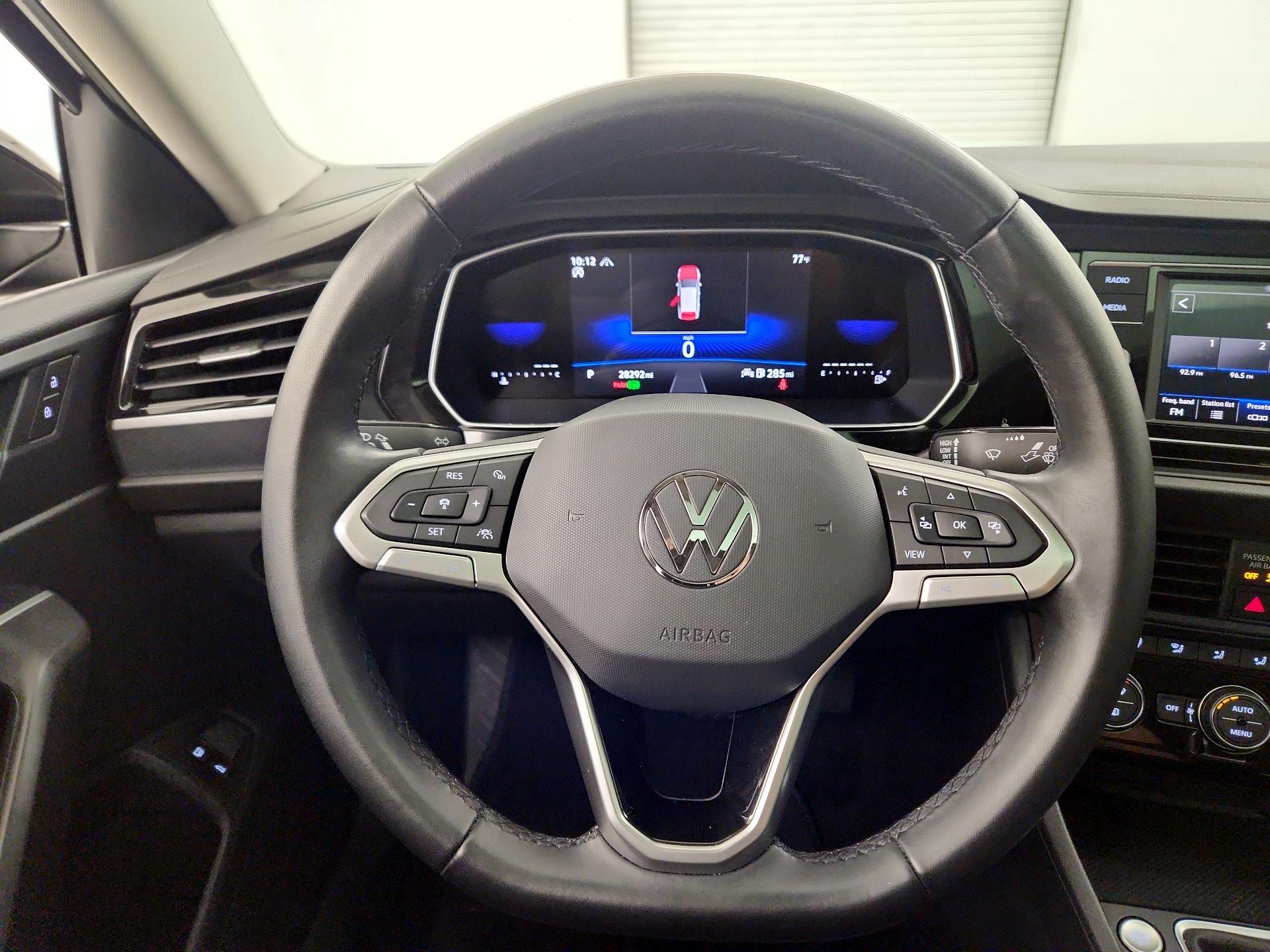 Thumbnail: 2024 Volkswagen Jetta - 10