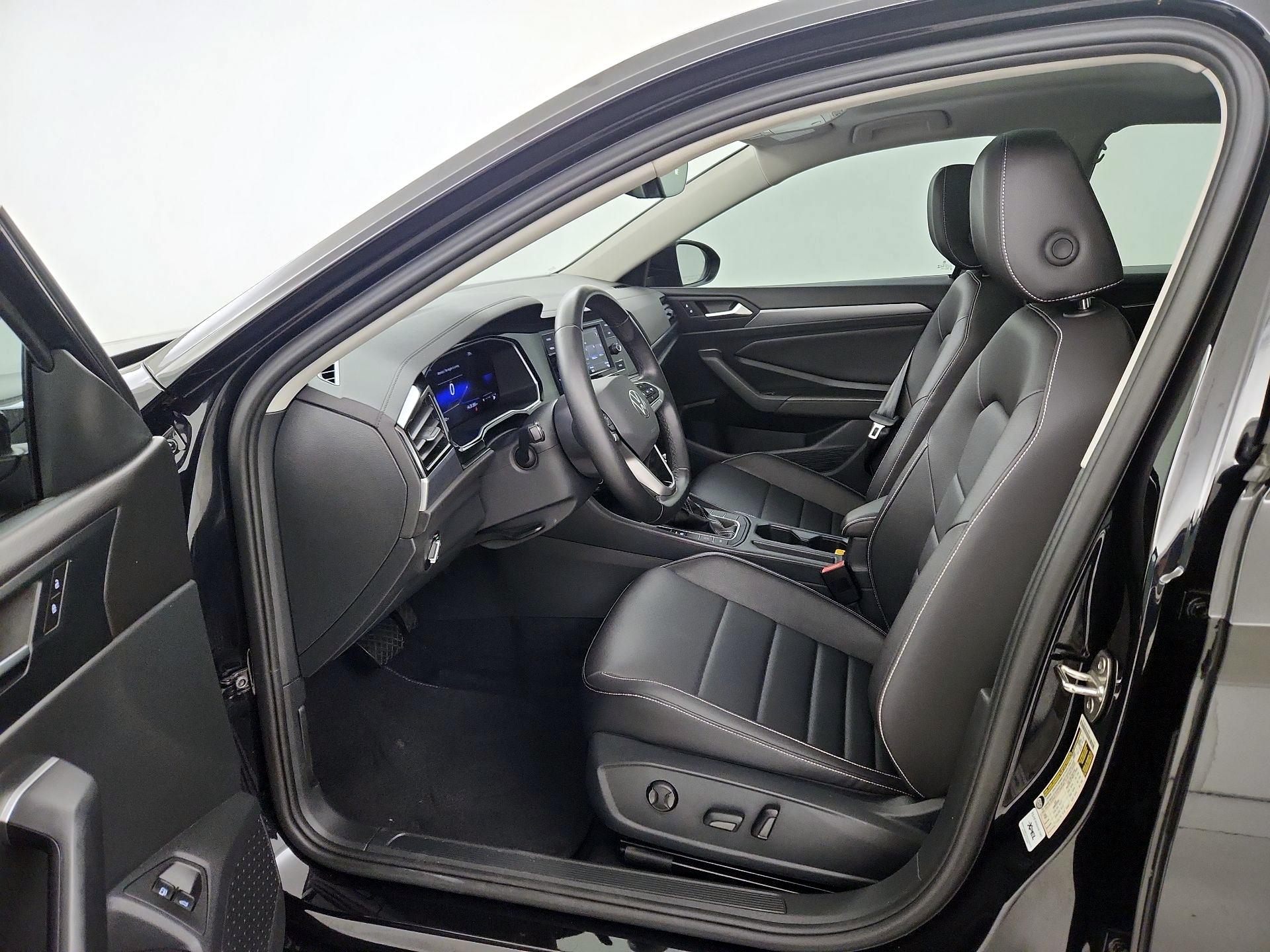 Thumbnail: 2024 Volkswagen Jetta - 11