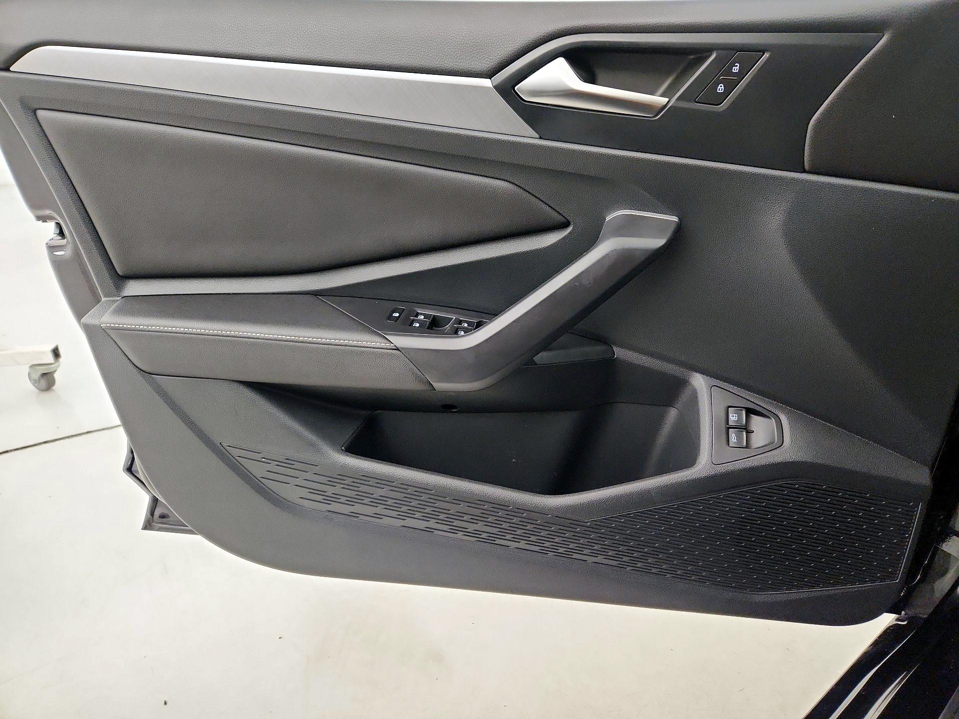 Thumbnail: 2024 Volkswagen Jetta - 12