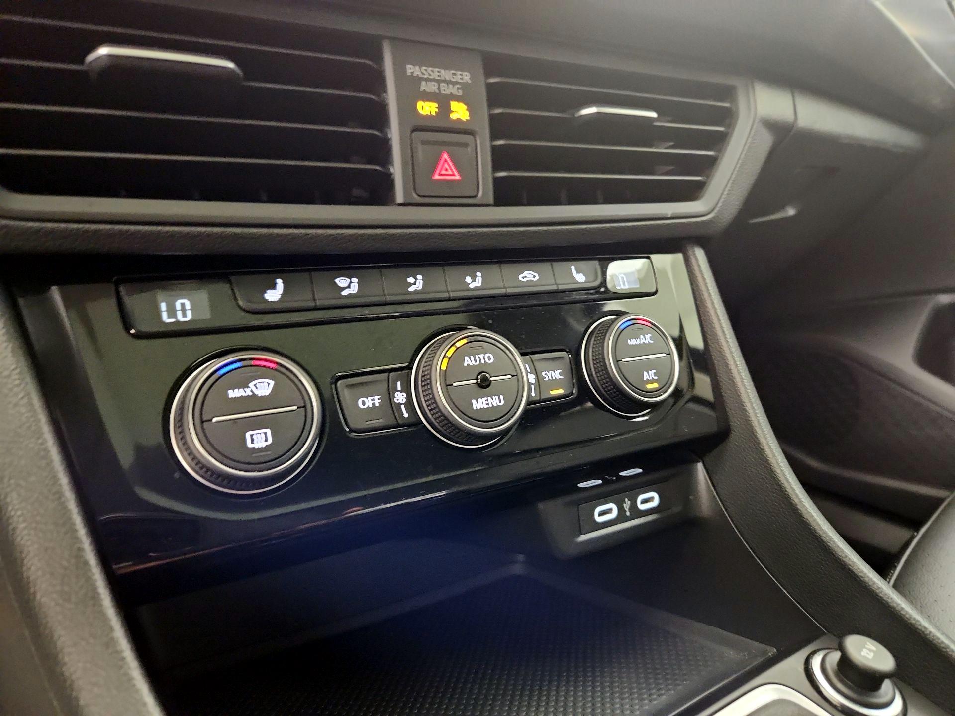 Thumbnail: 2024 Volkswagen Jetta - 16